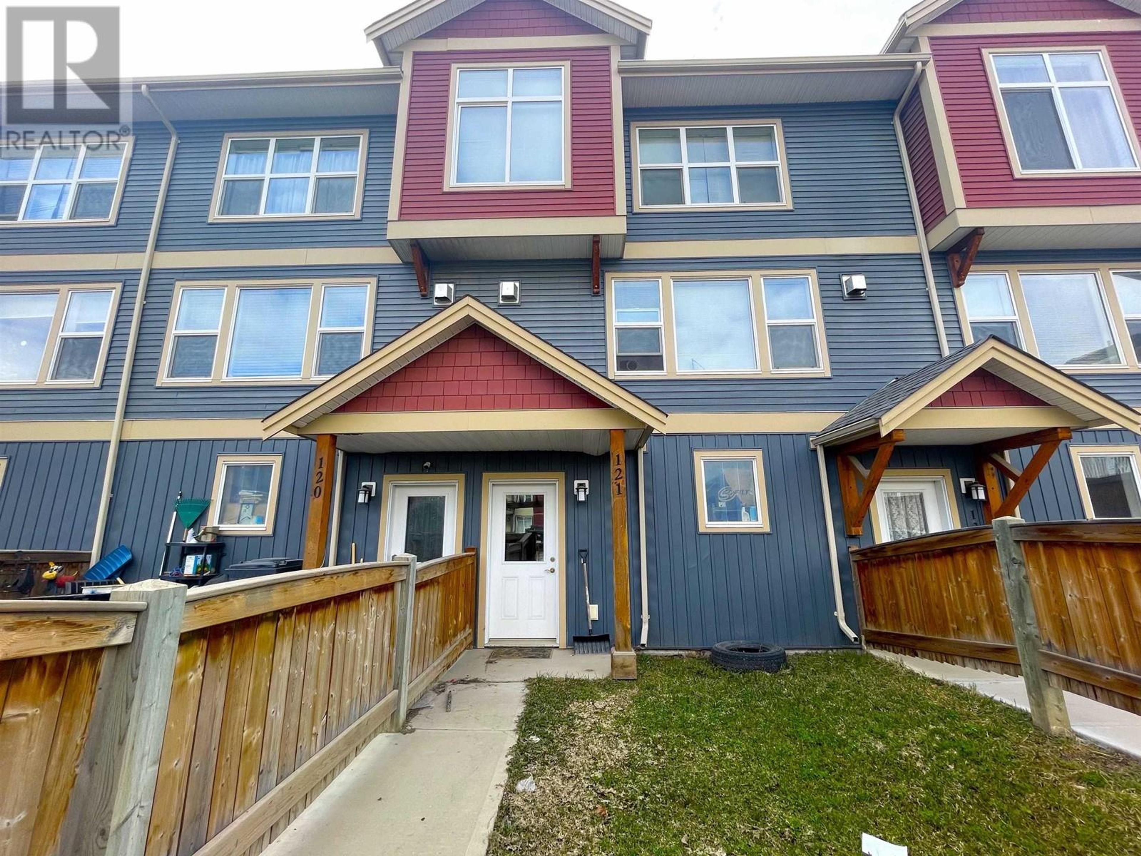 10303 112 STREET, Fort St. John - Exteriors - Photo 3