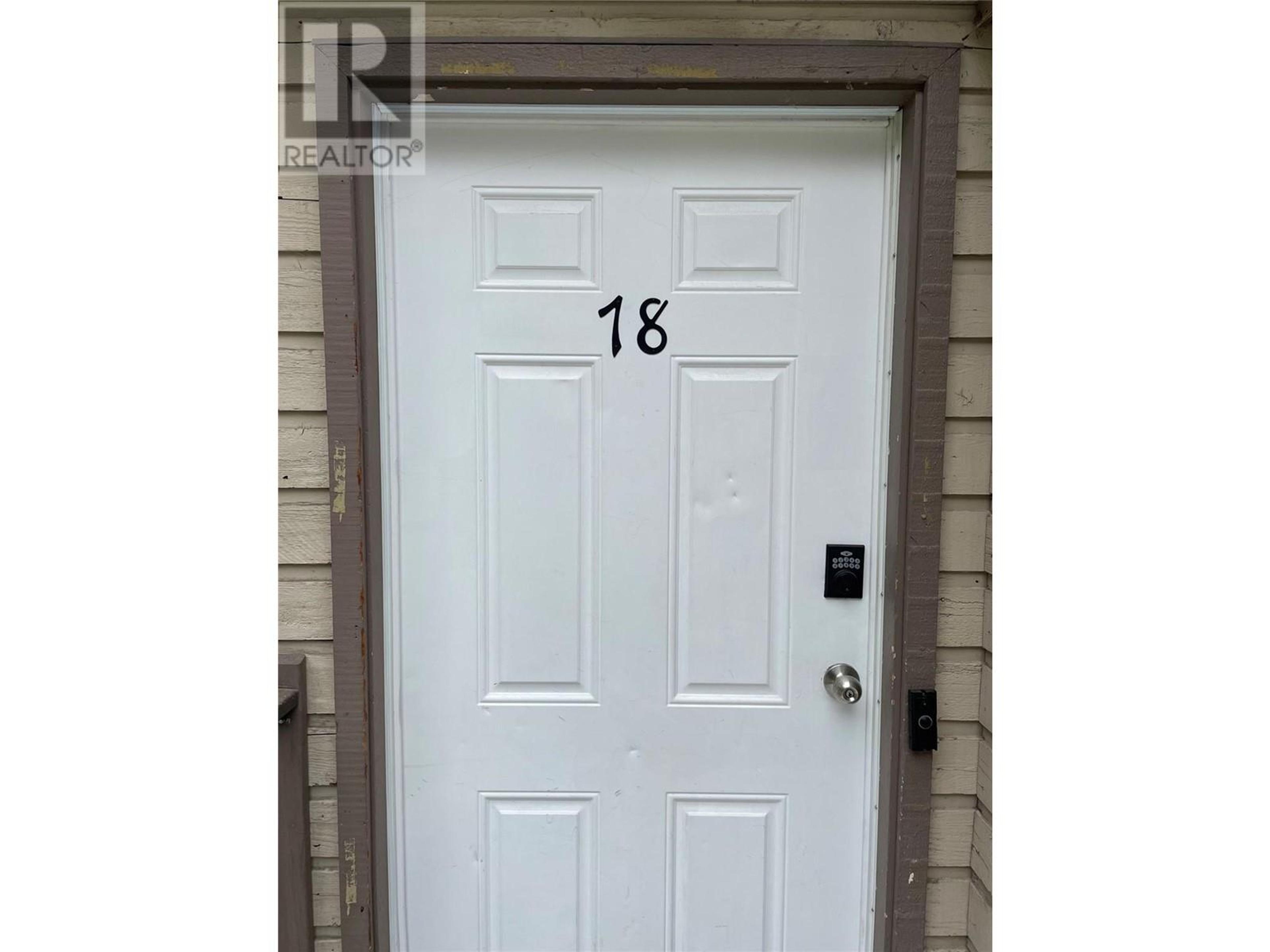 3800 40 Avenue, Vernon - Exteriors - Photo 4