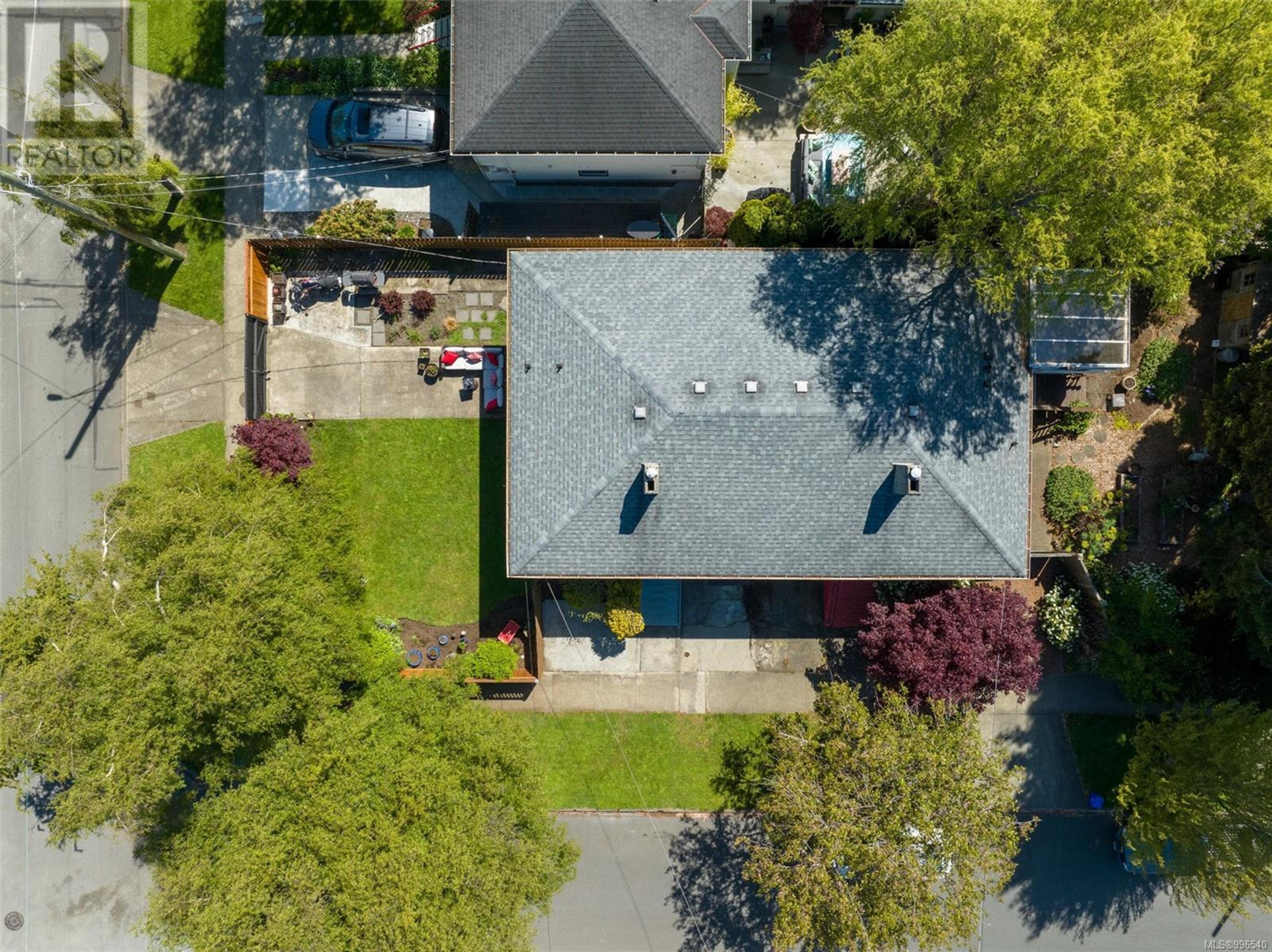 1451 Brooke St, Victoria - Exteriors - Drone/Aerial View - Photo 4