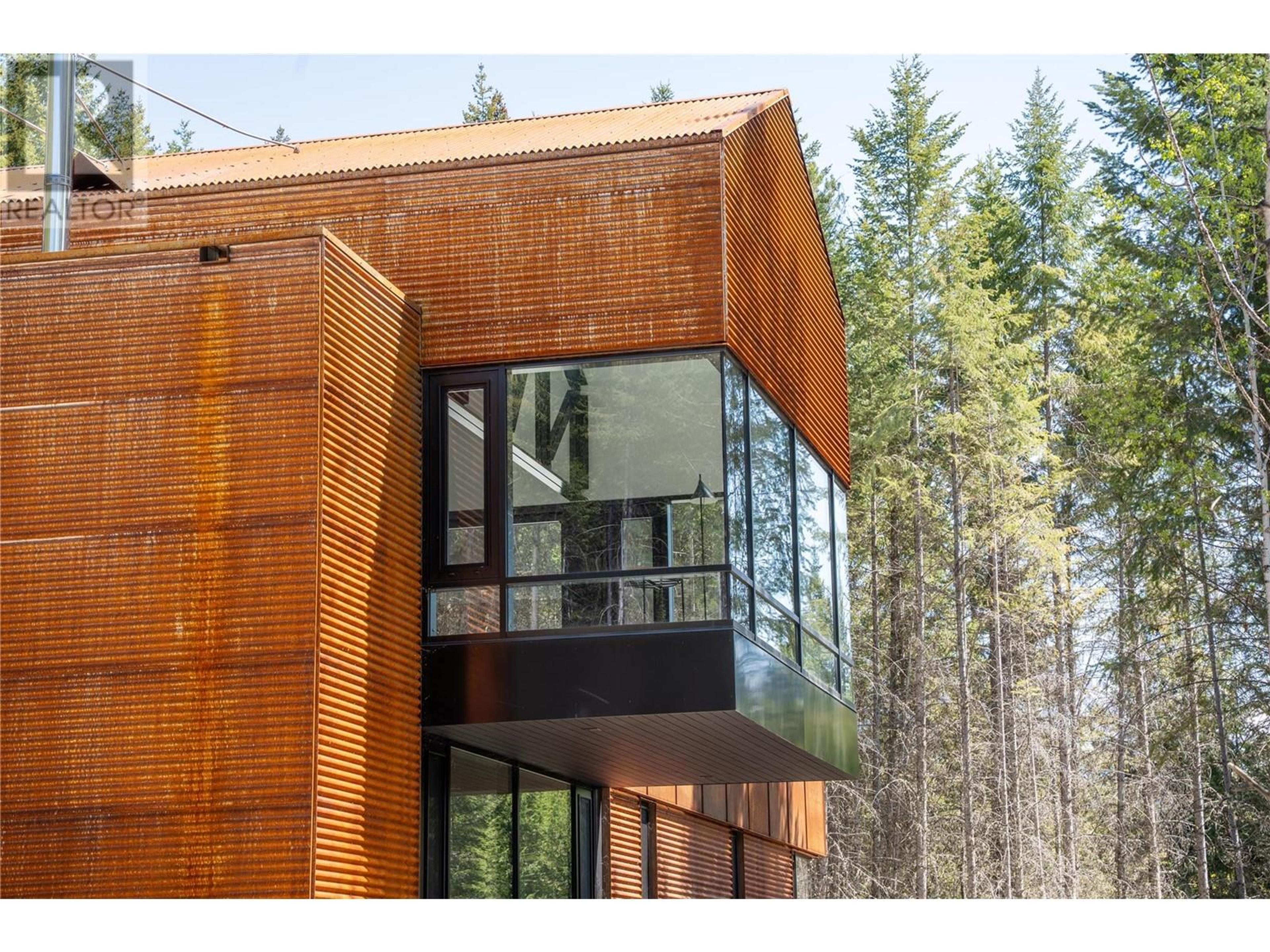 2060 McMurdo Road, Golden - Exteriors - Photo 3