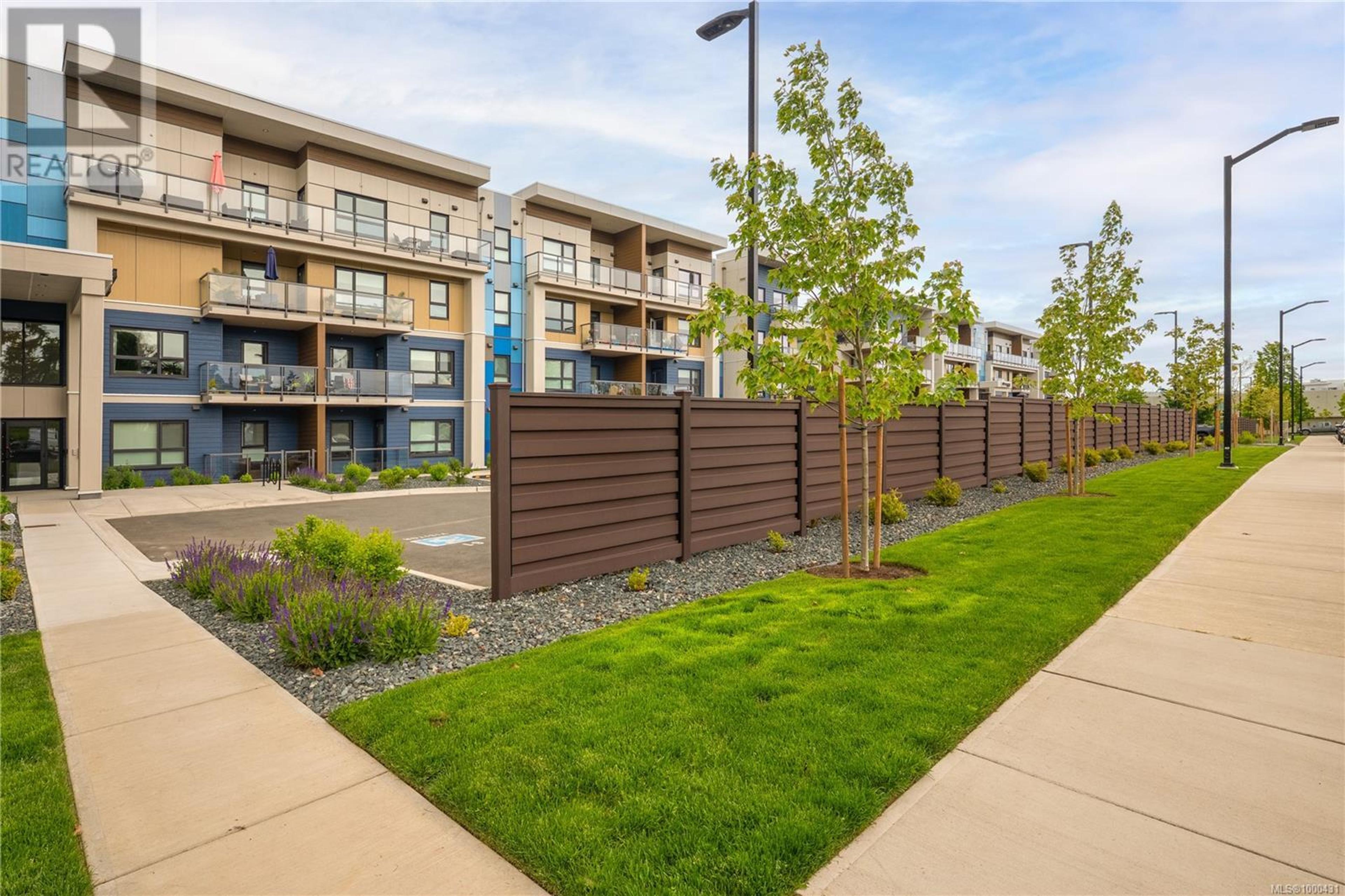 120 Jensen Ave W, Parksville - Exteriors - Full Complex View - Photo 6