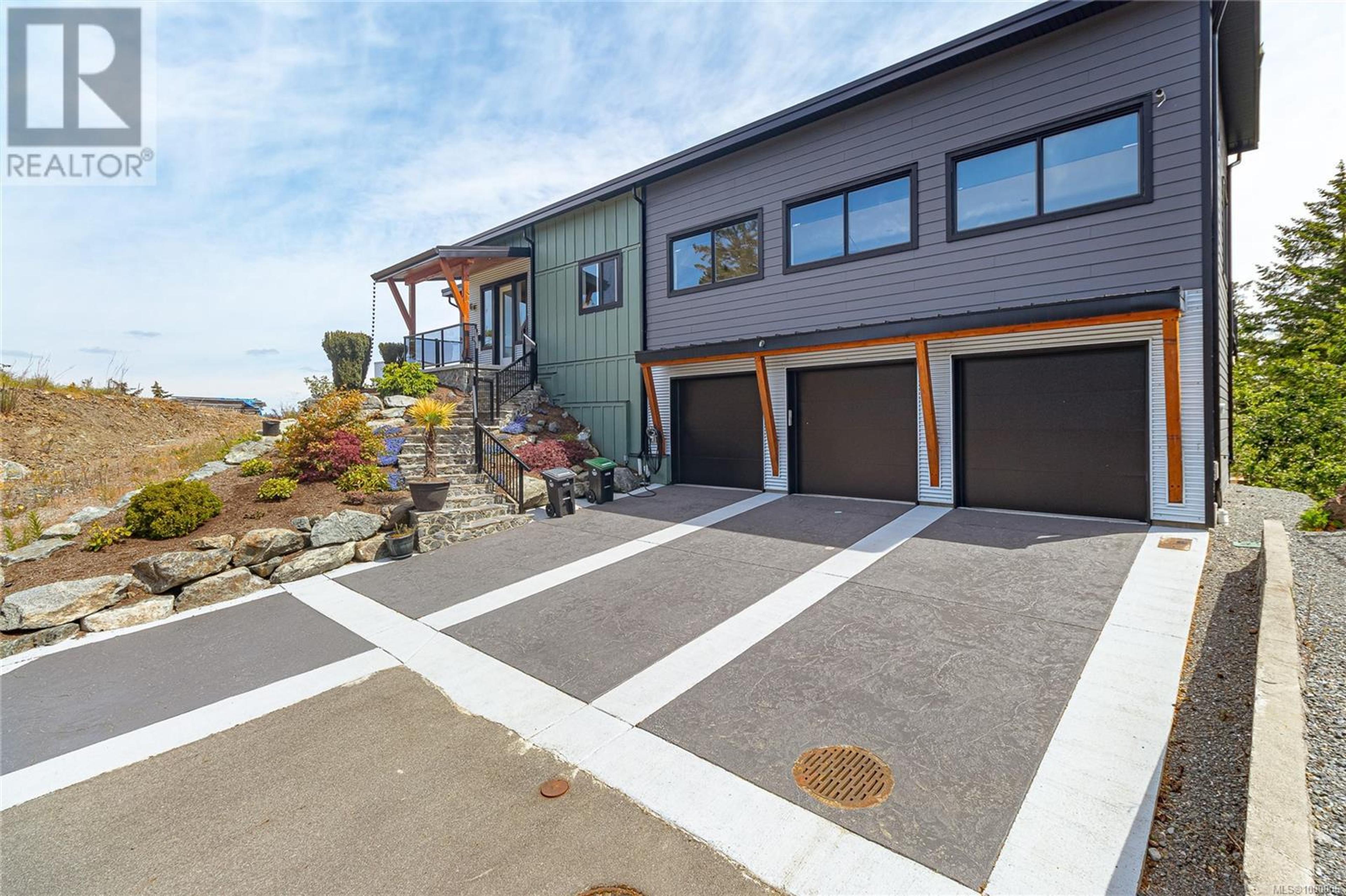 6 Conkor Hts, View Royal - Exteriors - Photo 3