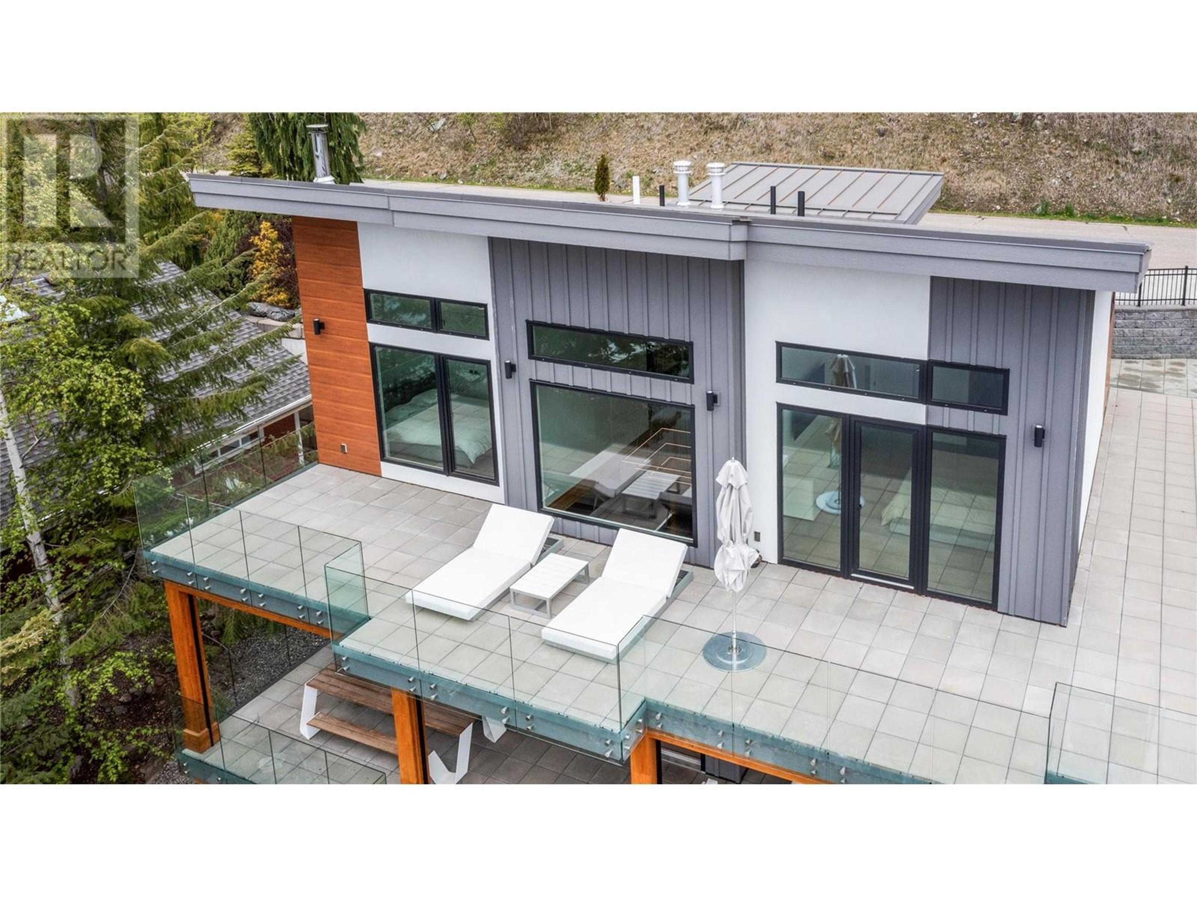 8200 Squilax Anglemont Road, Anglemont - Exteriors - Drone/Aerial View - Photo 5