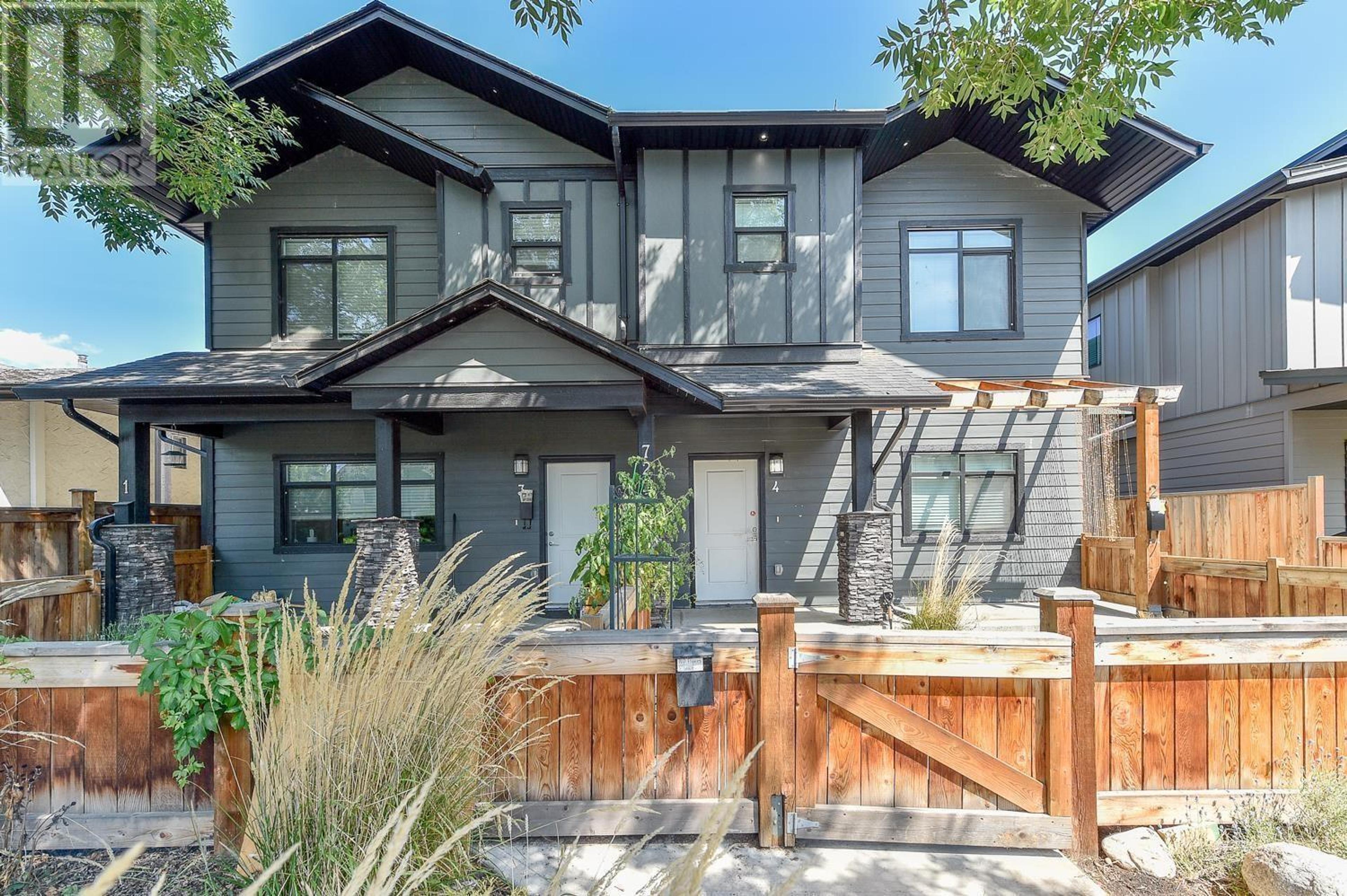 722 Coopland Crescent, Kelowna - Exteriors - Full Complex View - Photo 1