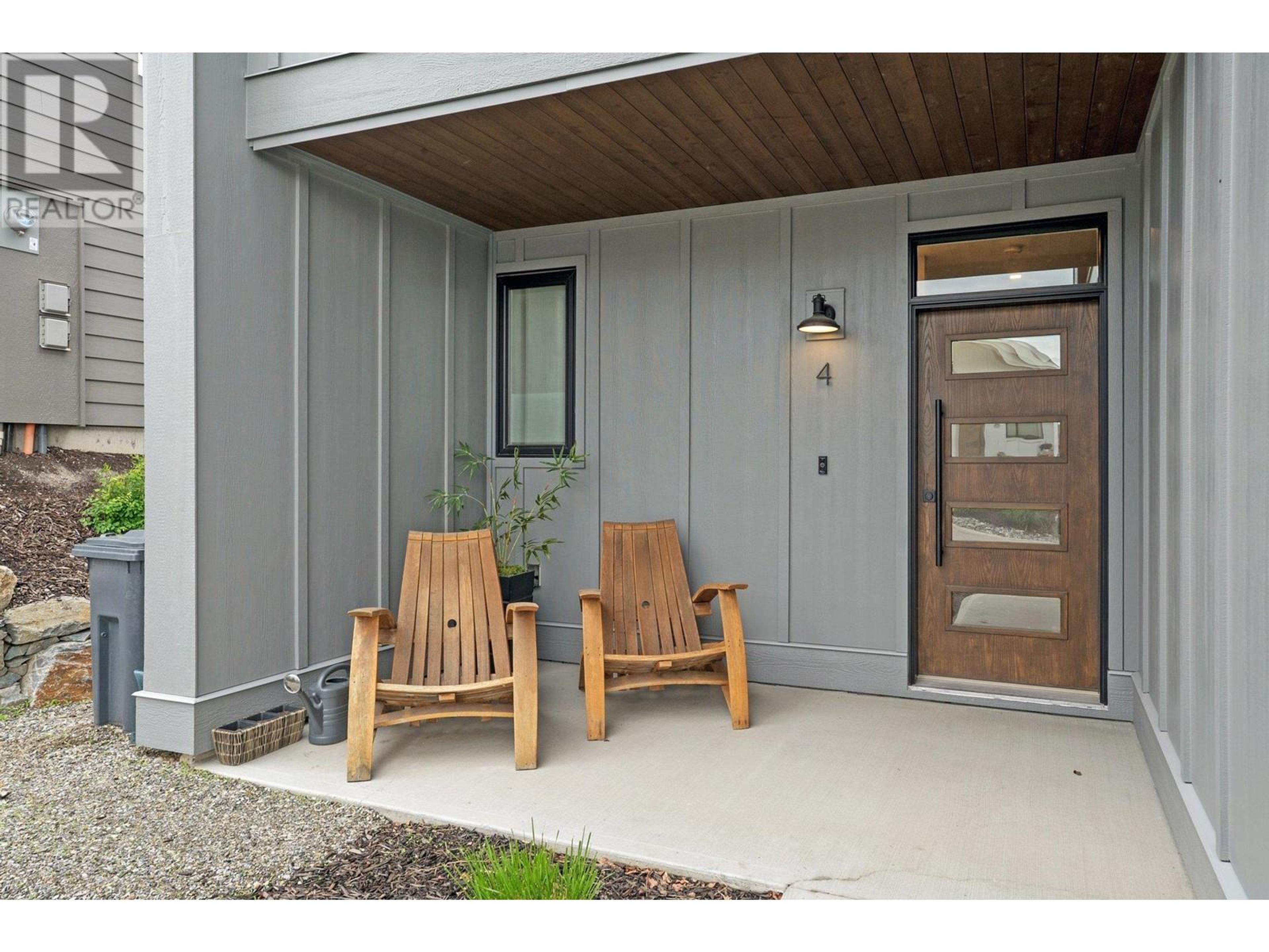 1955 Northern Flicker Court, Kelowna - Exteriors - Photo 4