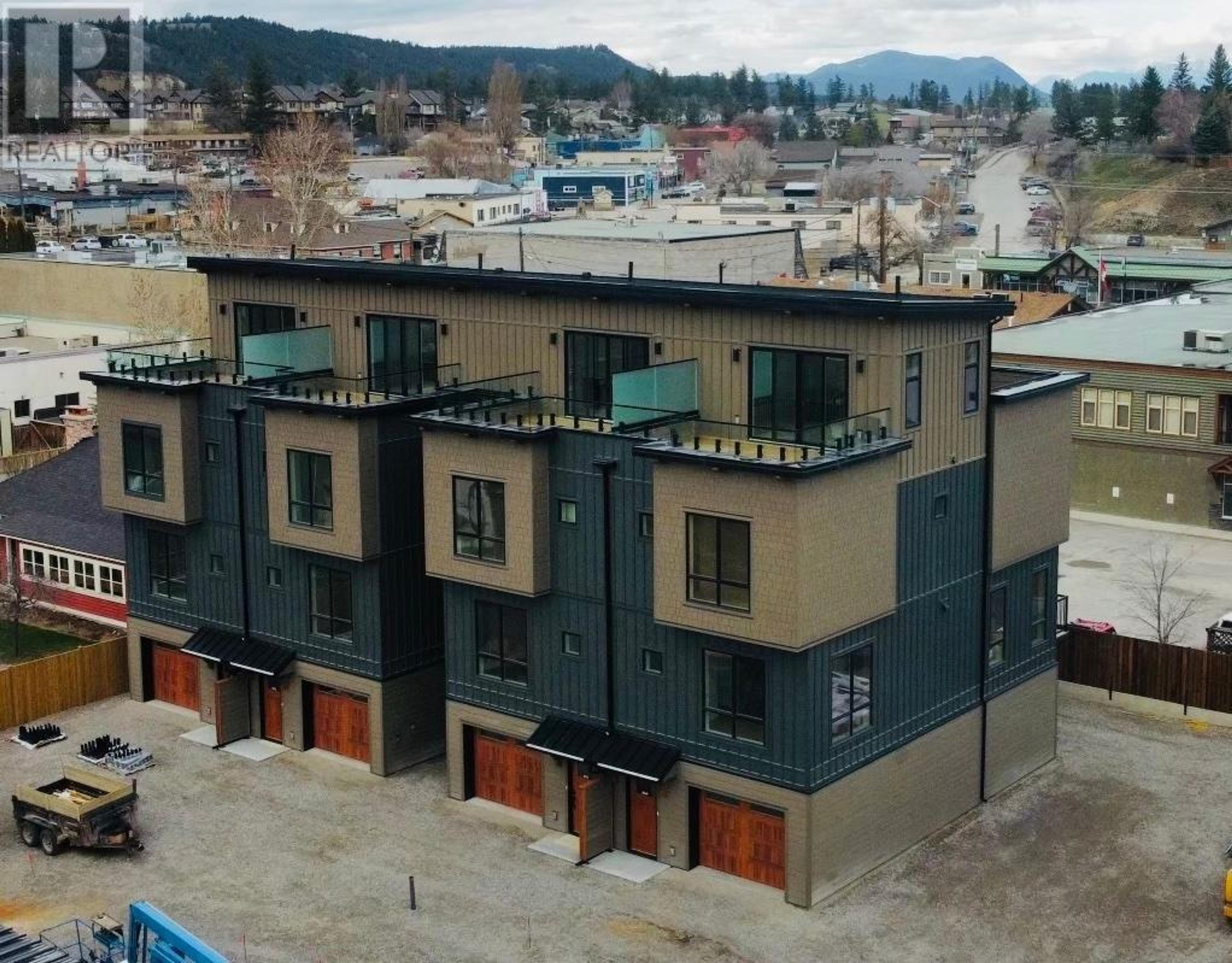 510 14TH Street, Invermere - Exteriors - Full Complex View, Drone/Aerial View - Photo 4