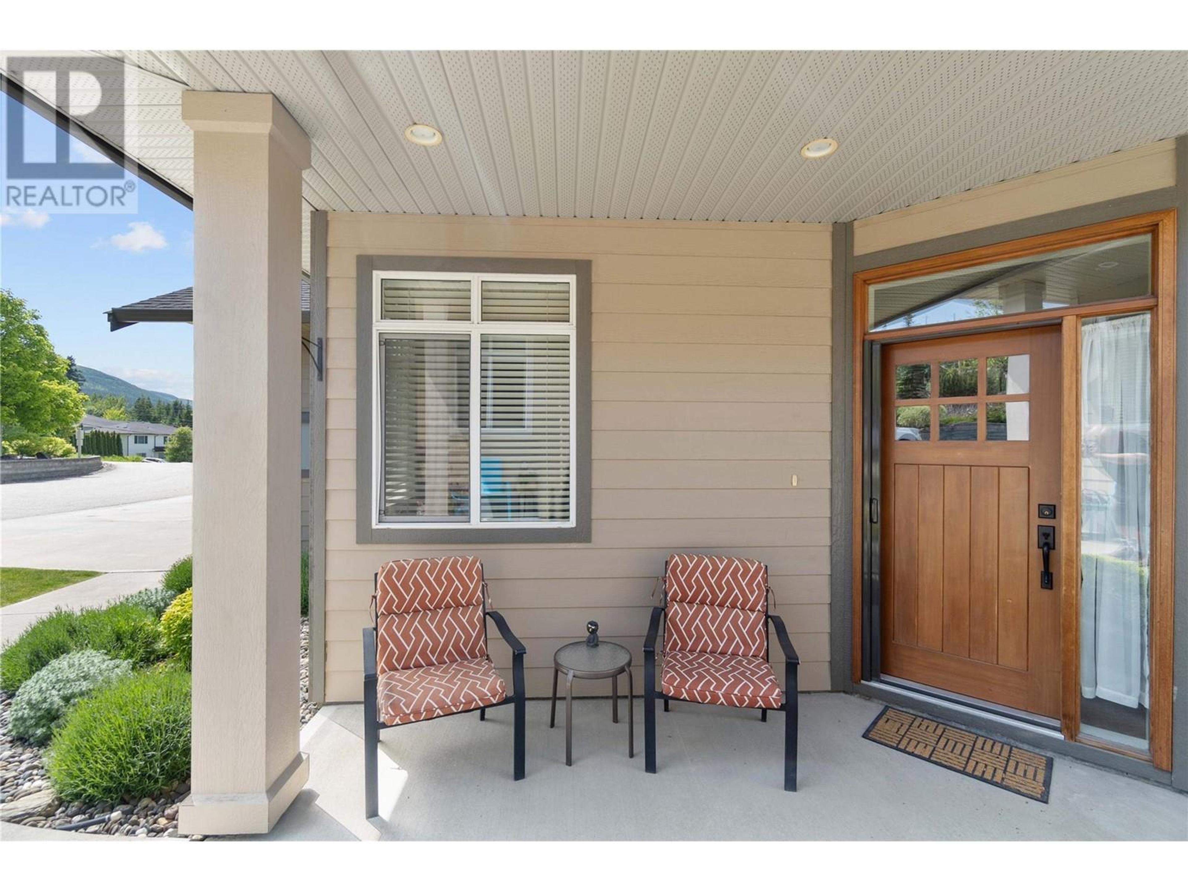 1431 Auto Road SE, Salmon Arm - Exteriors - Photo 2