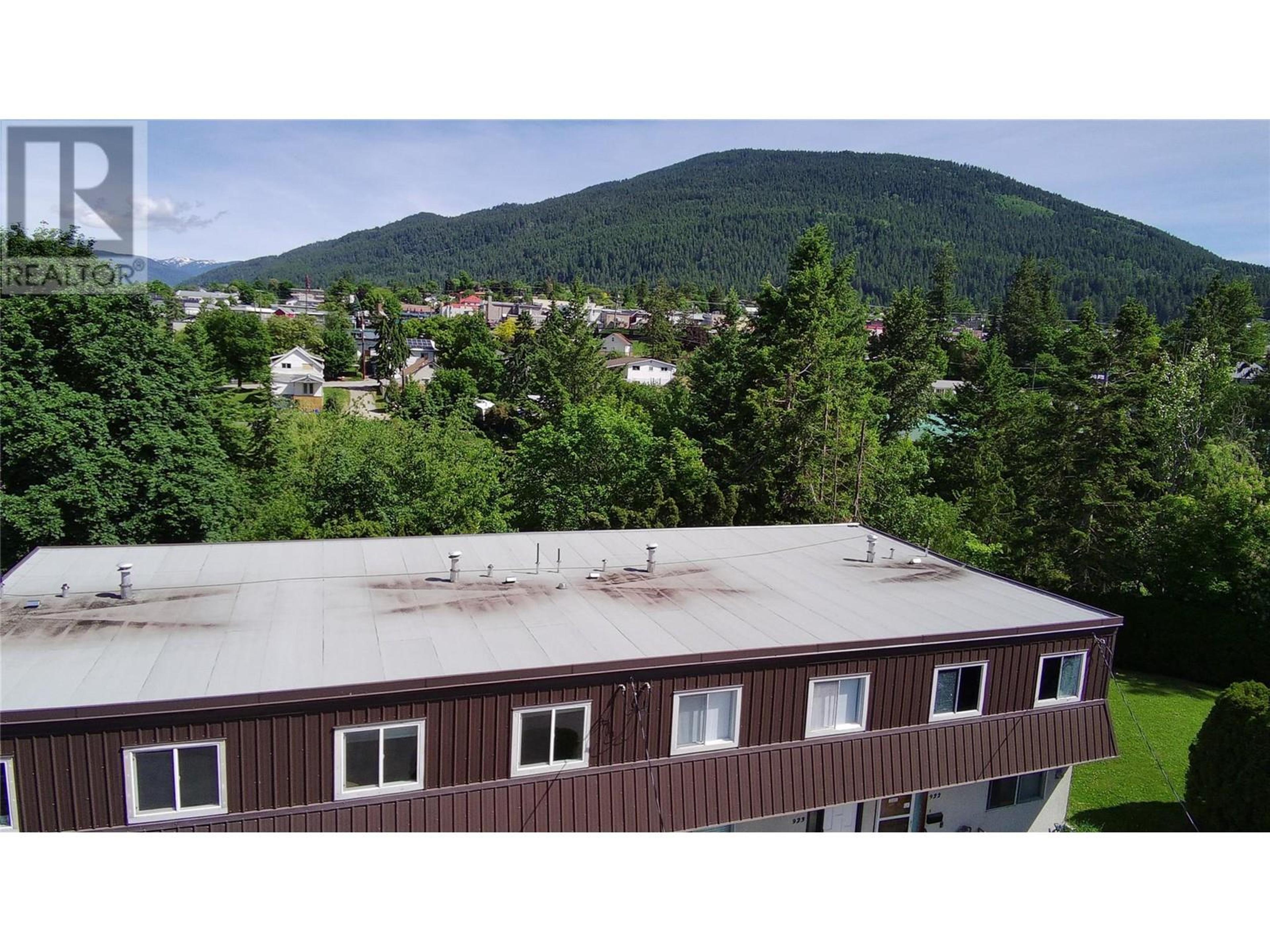924 Dogwood Street, Creston - Exteriors - Drone/Aerial View - Photo 4