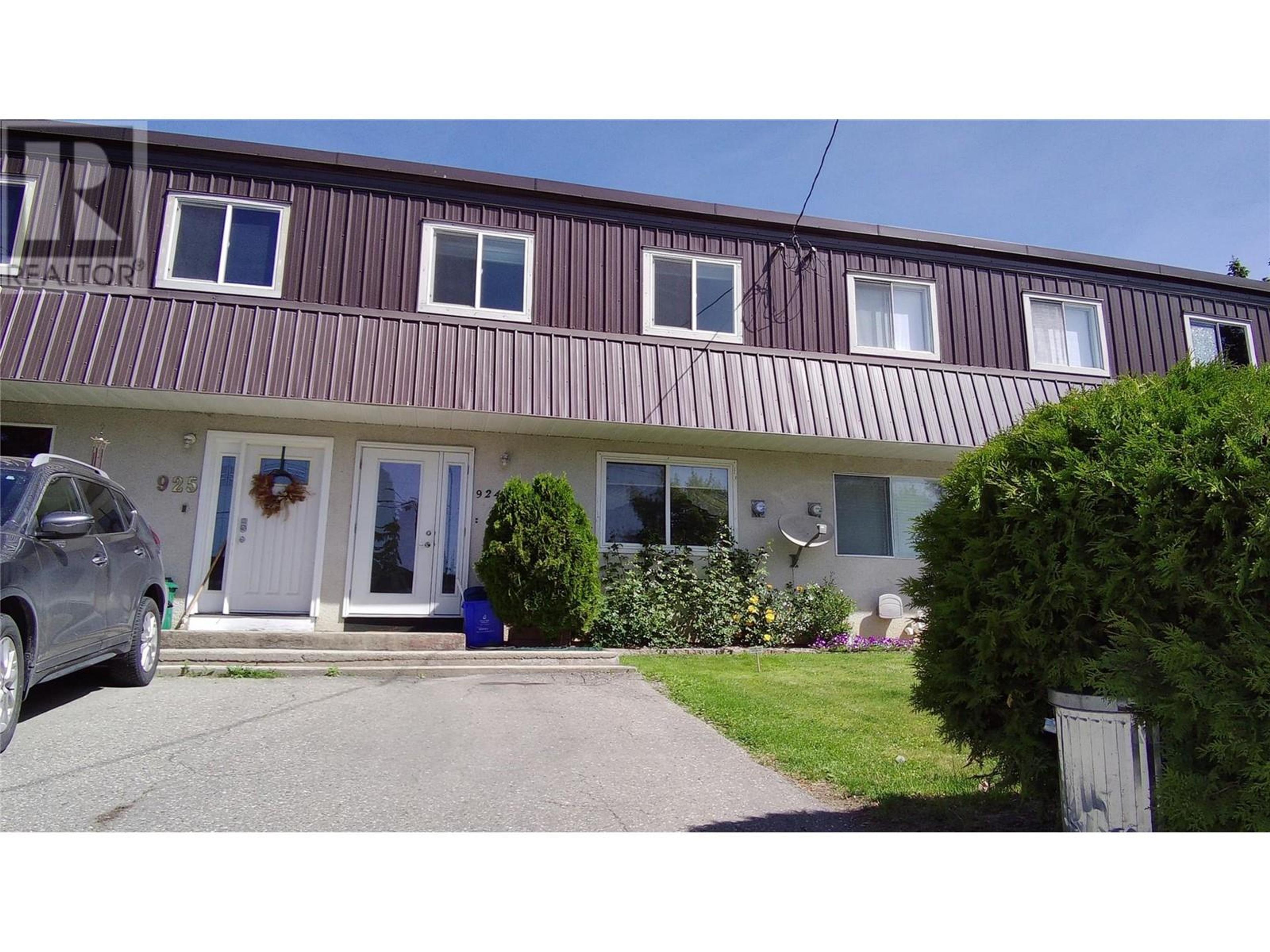 924 Dogwood Street, Creston - Exteriors - Full Complex View - Photo 6