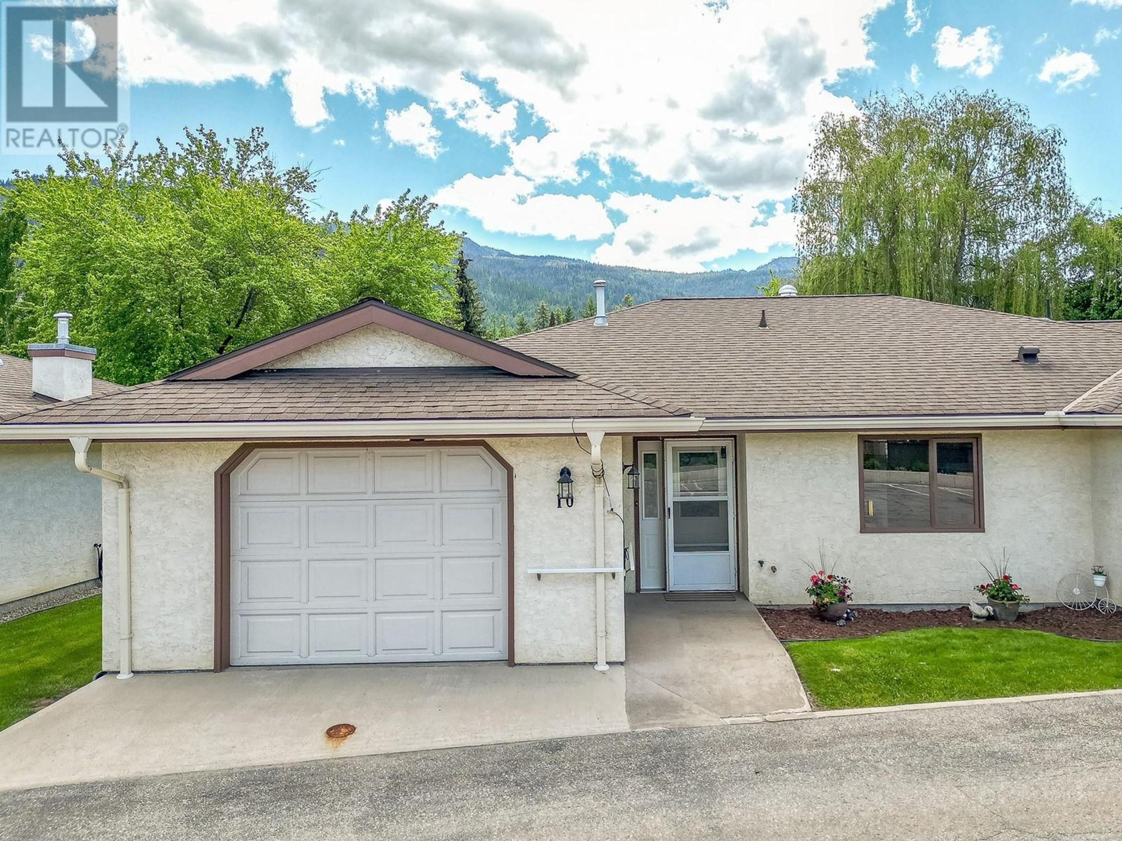 151 8 Avenue SW, Salmon Arm - Exteriors - Photo 1