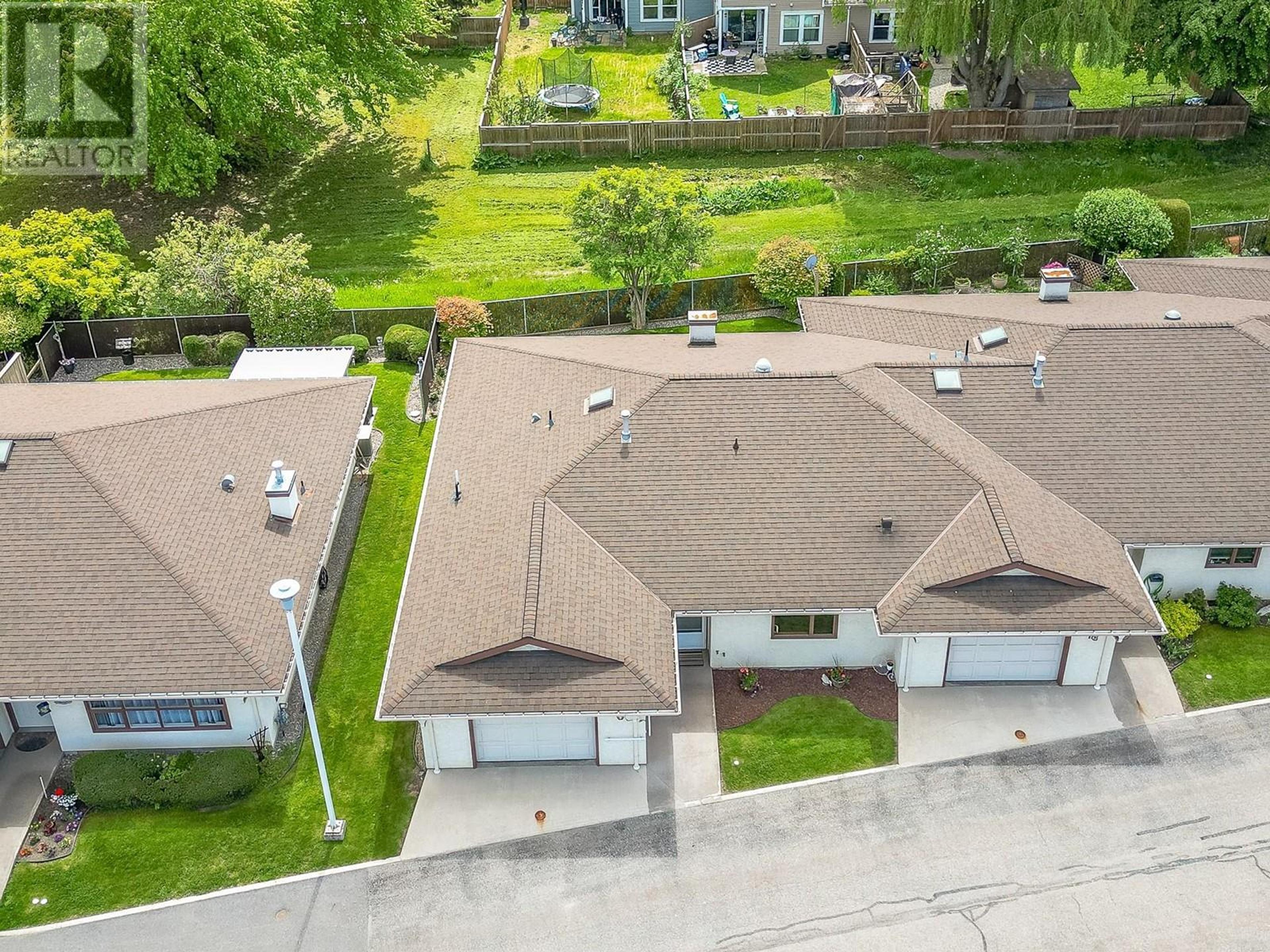151 8 Avenue SW, Salmon Arm - Exteriors - Drone/Aerial View - Photo 3