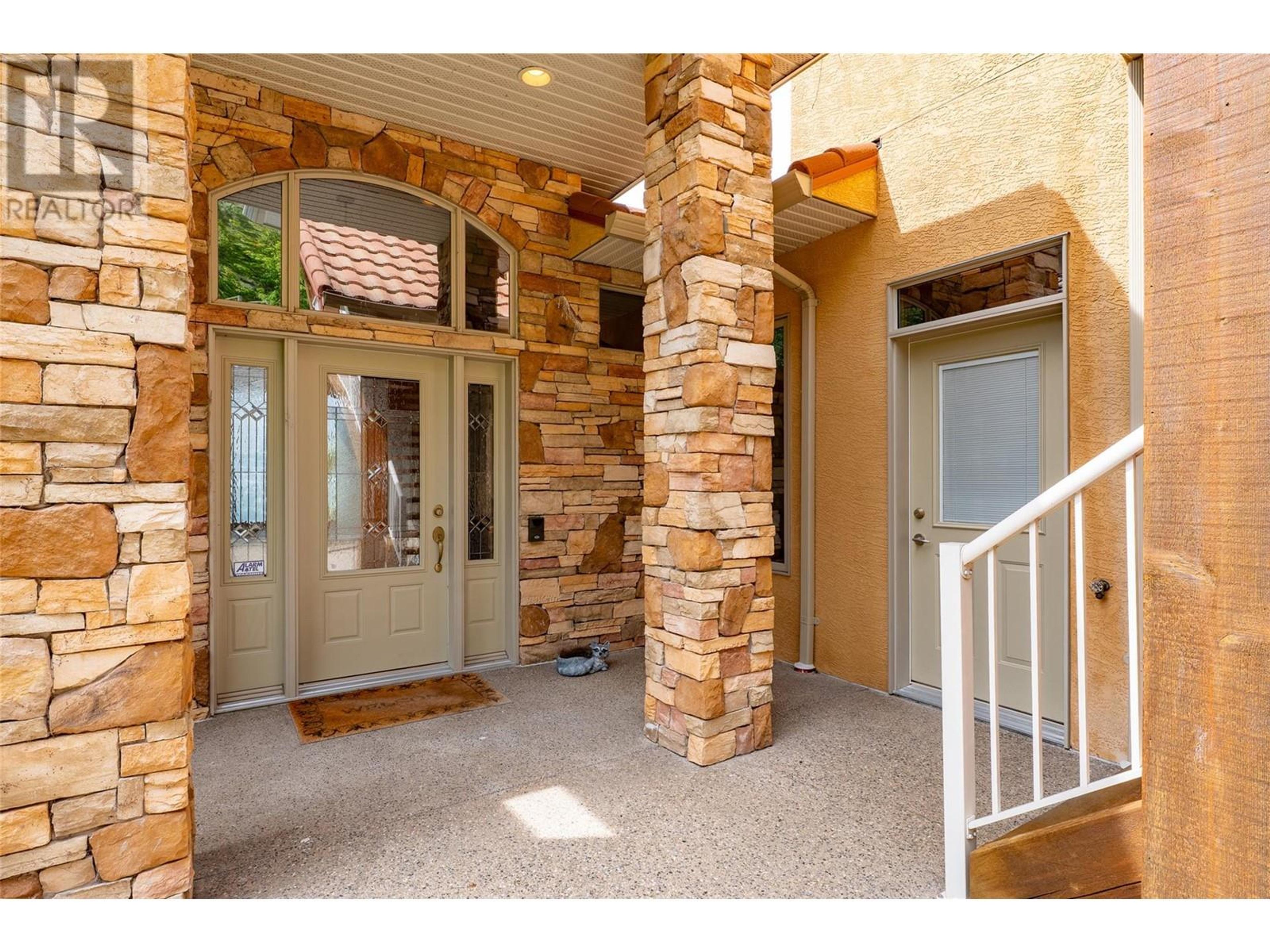 9900 Eastside Road, Vernon - Exteriors - Photo 1