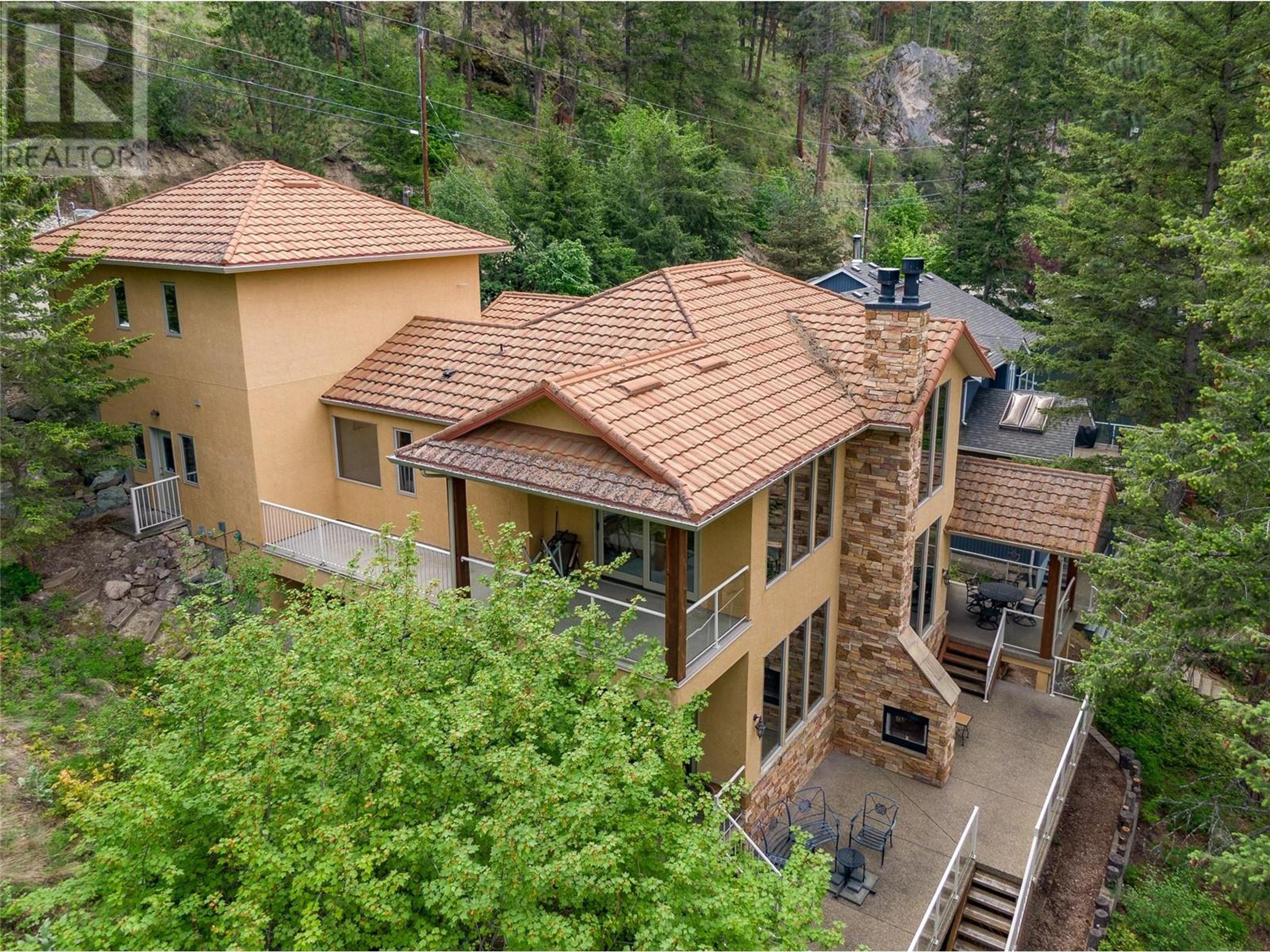 9900 Eastside Road, Vernon - Exteriors - Drone/Aerial View - Photo 6