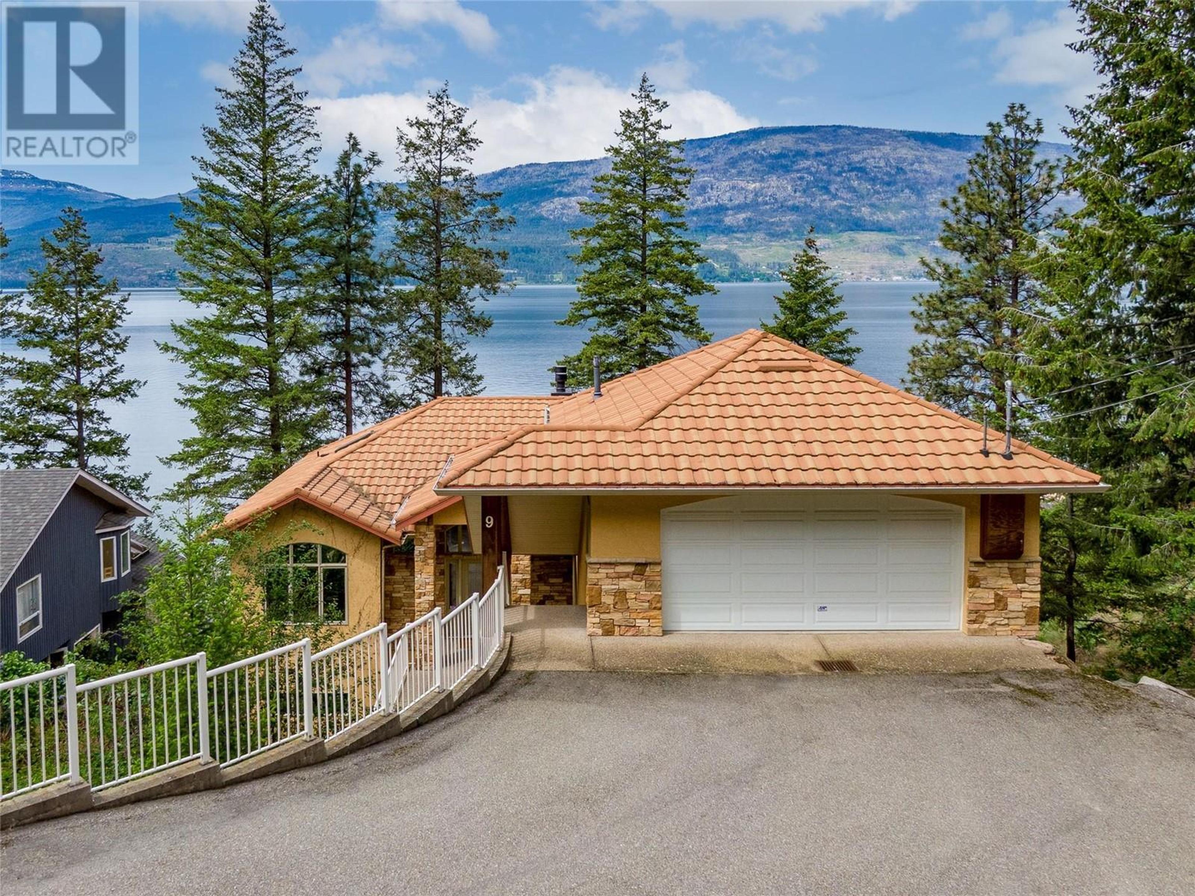 9900 Eastside Road, Vernon - Exteriors - Photo 9