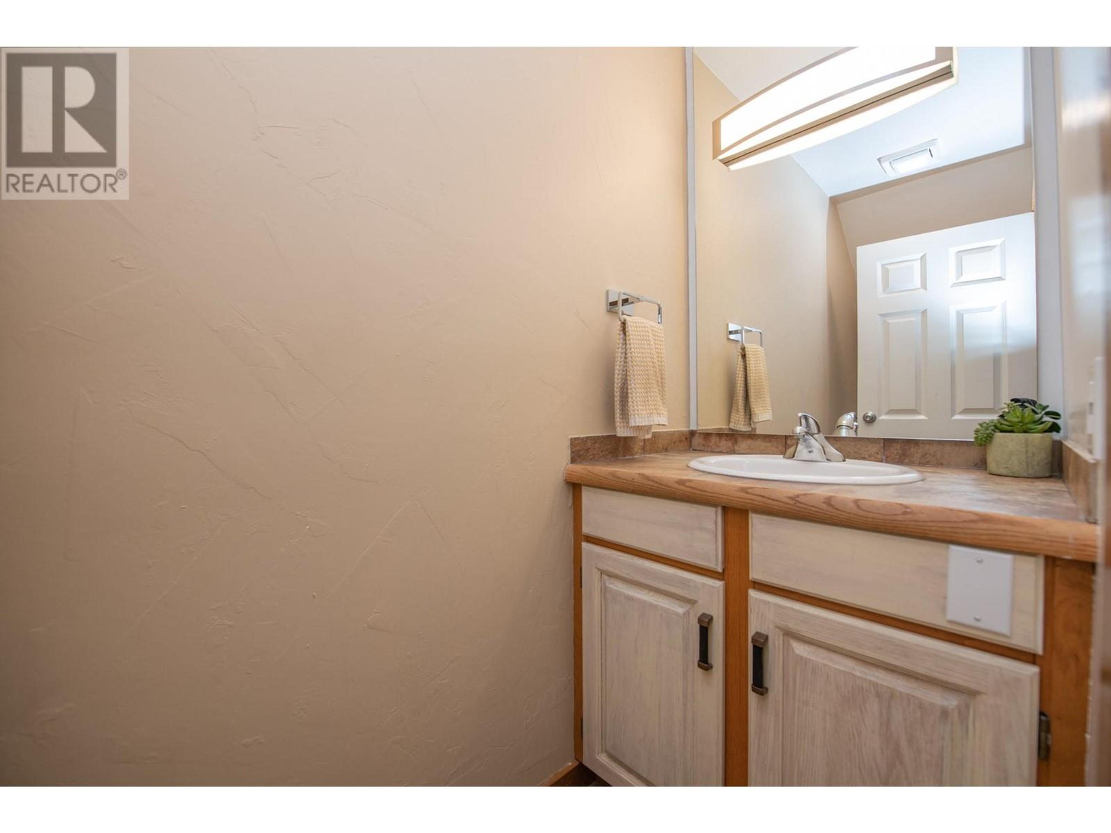 #8 5300 25 AVENUE - Image 15