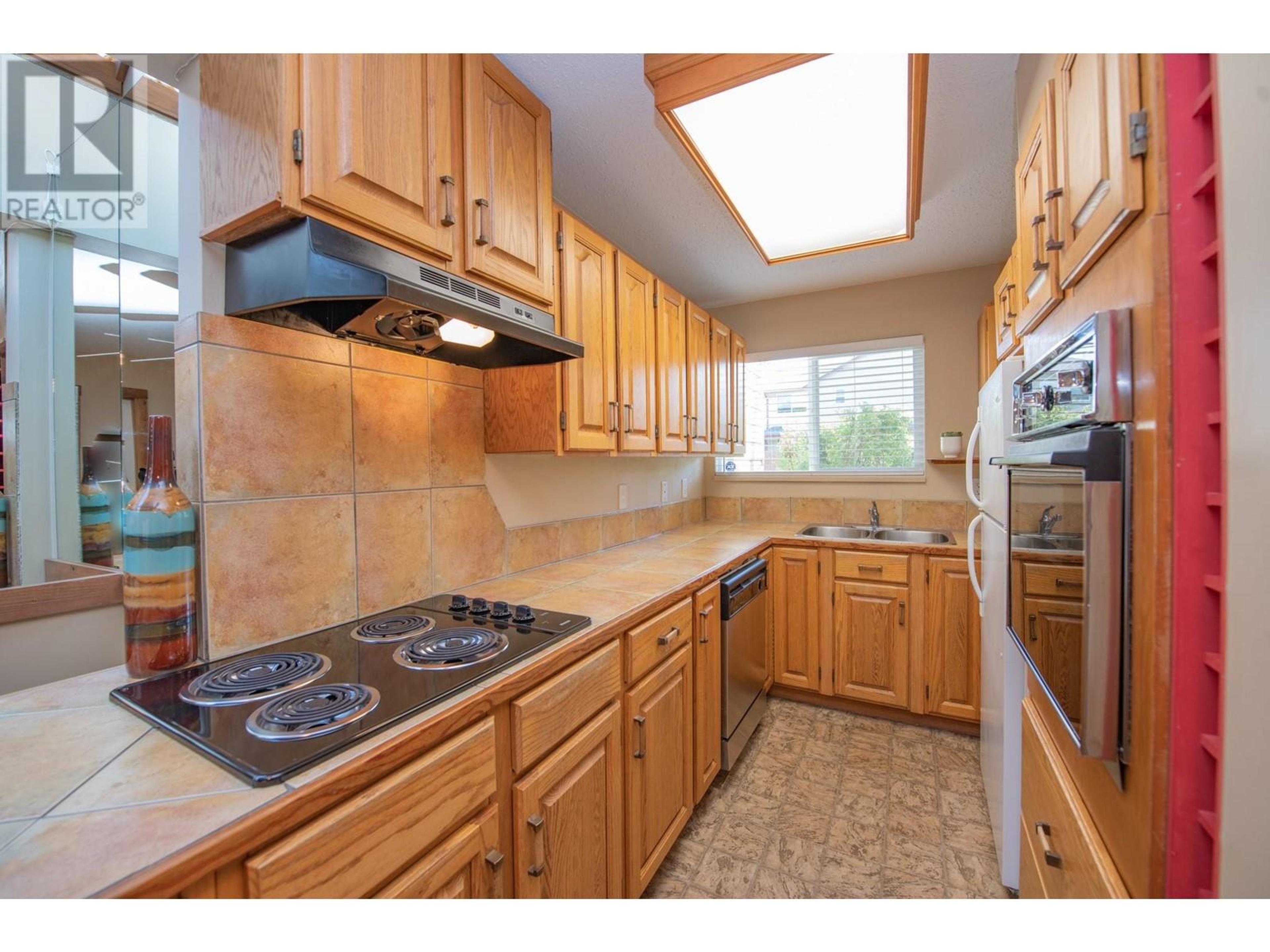 #8 5300 25 AVENUE - Image 10