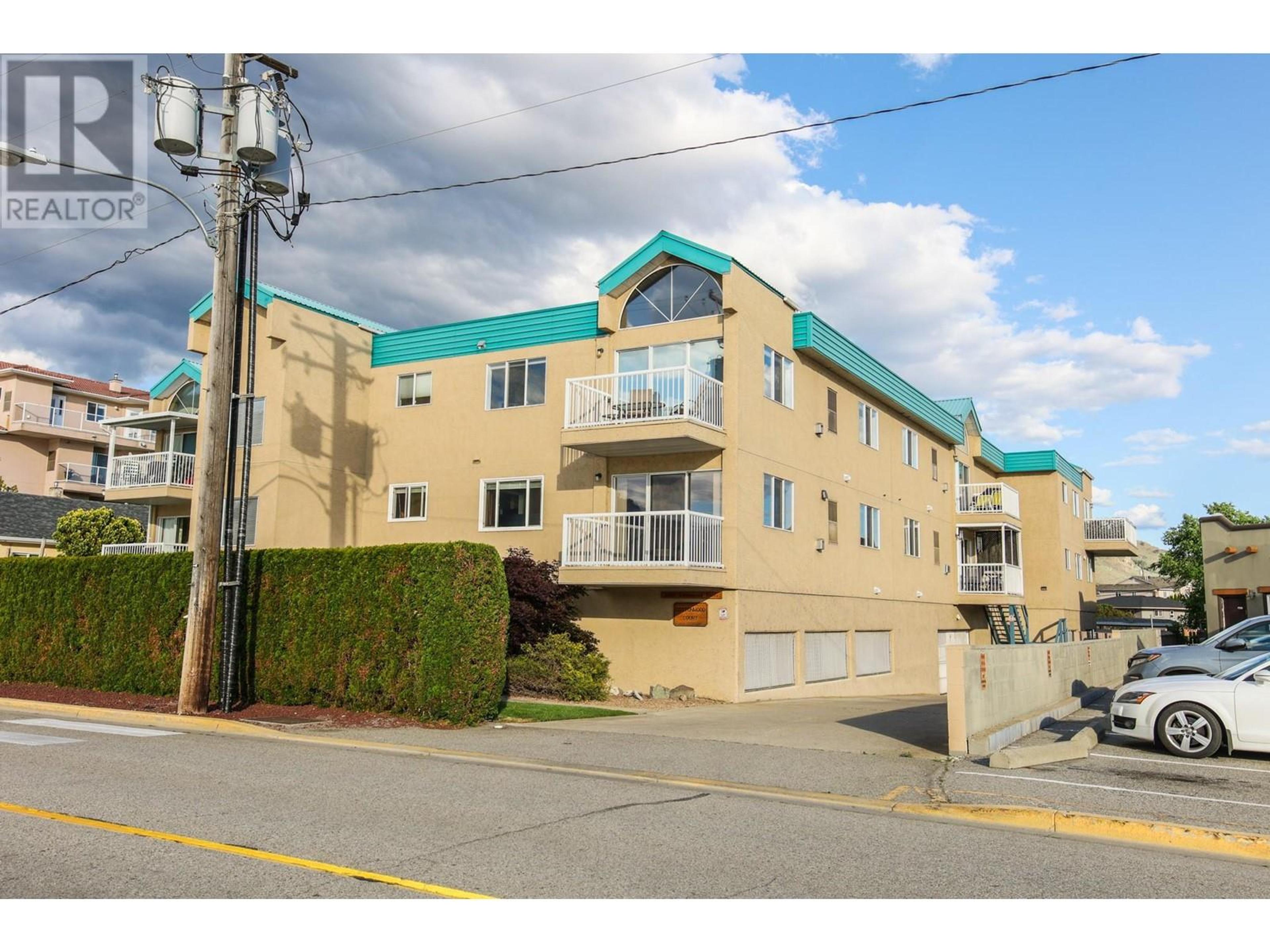 6801 Cottonwood Drive, Osoyoos - Exteriors - Full Complex View - Photo 9