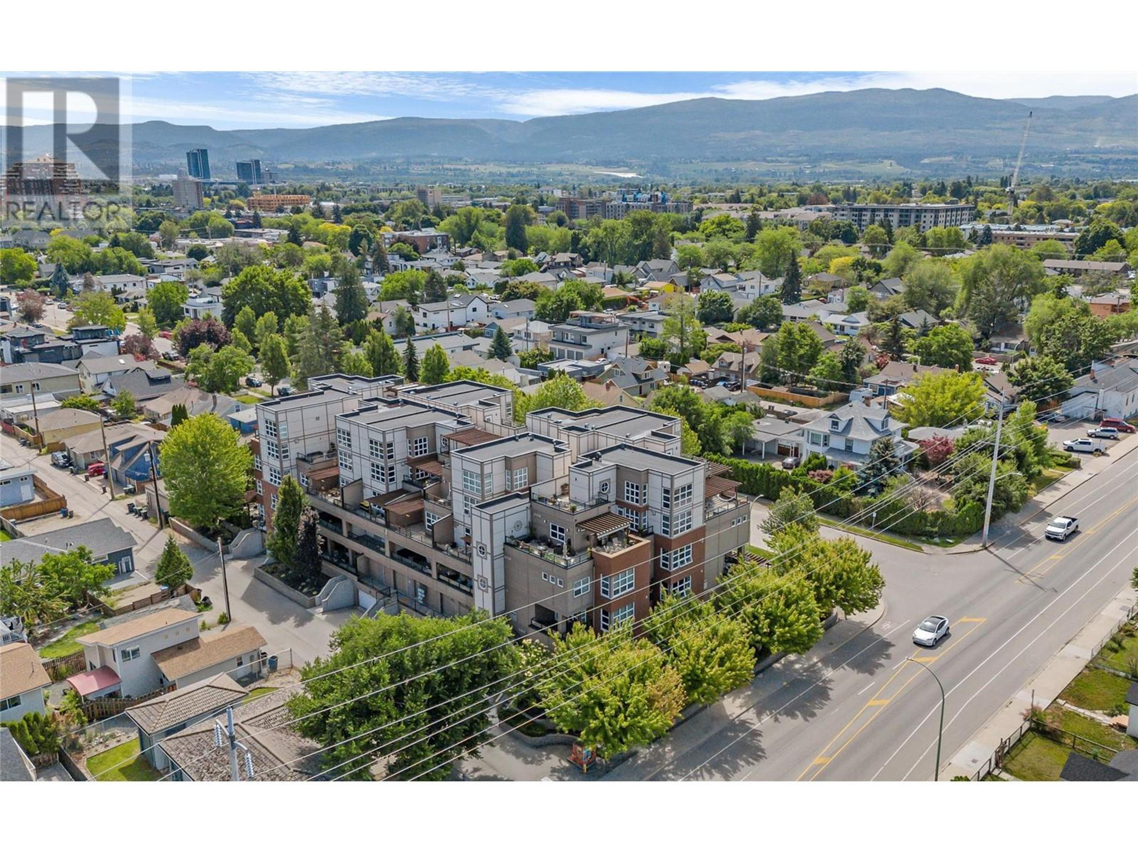 700 Martin Avenue, Kelowna - Exteriors - Full Complex View, Drone/Aerial View - Photo 6