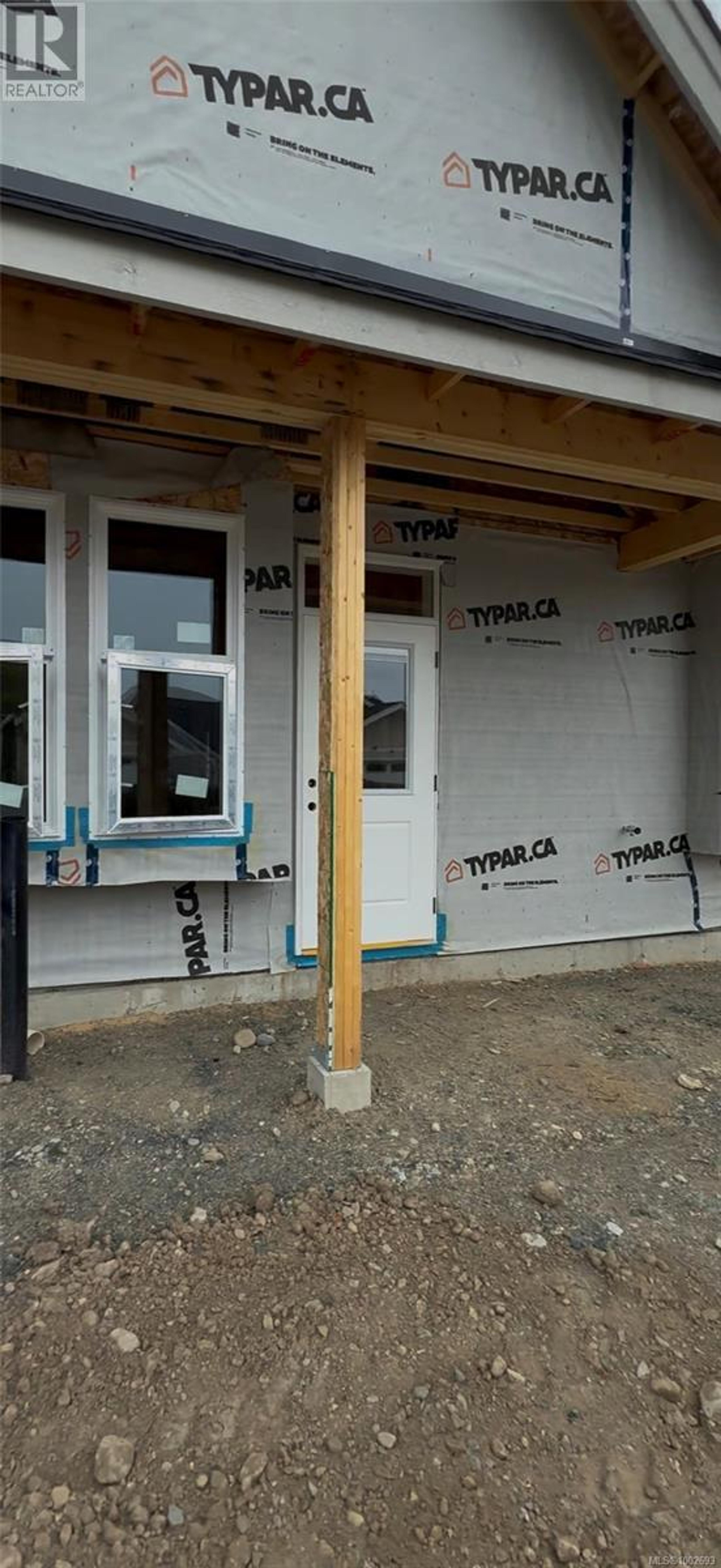 477 Hampstead St, Parksville - Exteriors - Photo 1