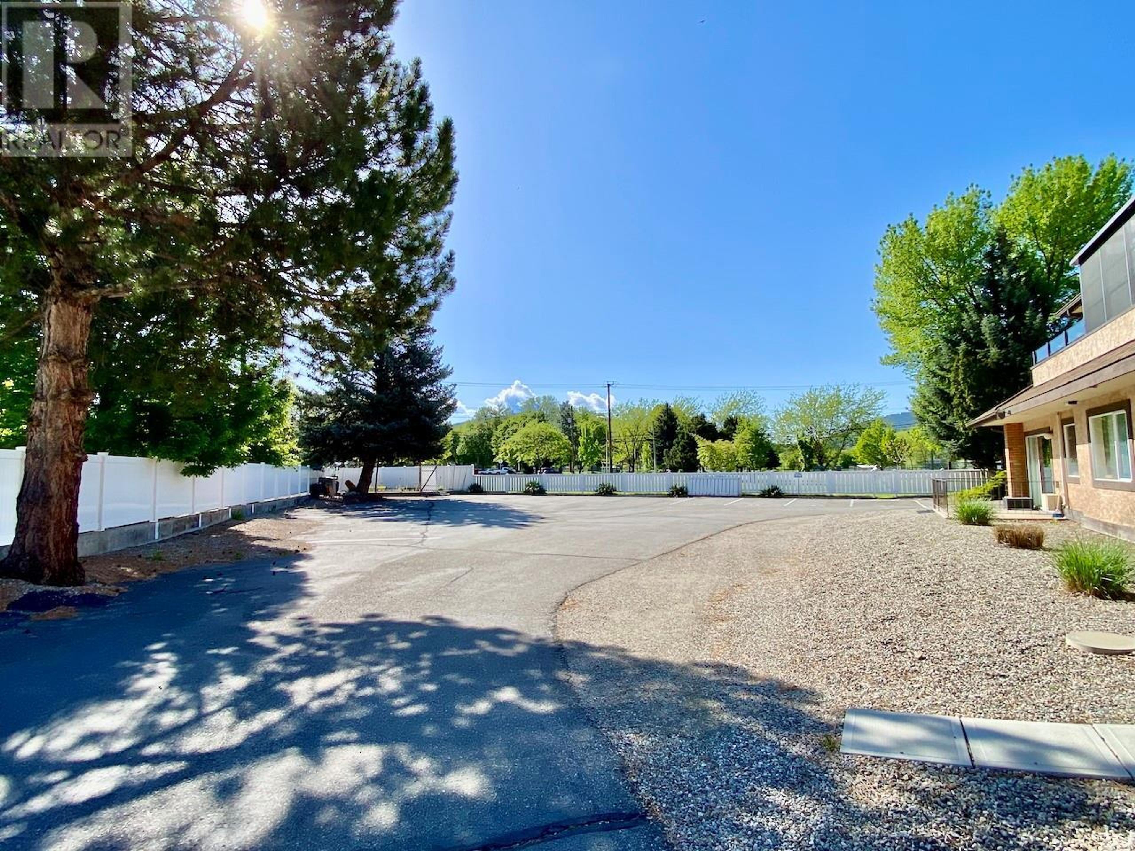 337 MCKINNEY Road, Oliver - Exteriors - Photo 14