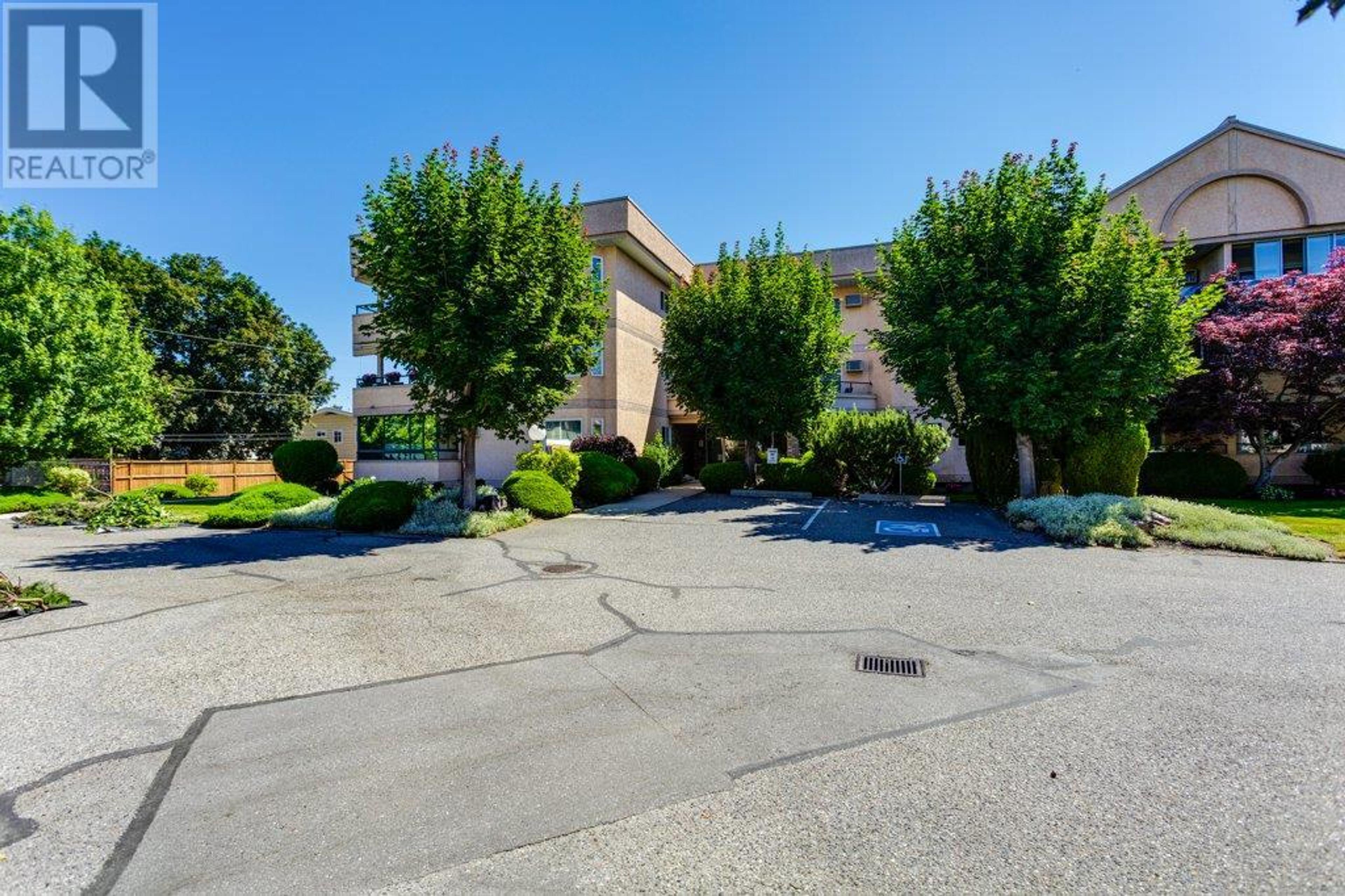 3854 Brown Road, West Kelowna - Exteriors - Photo 3