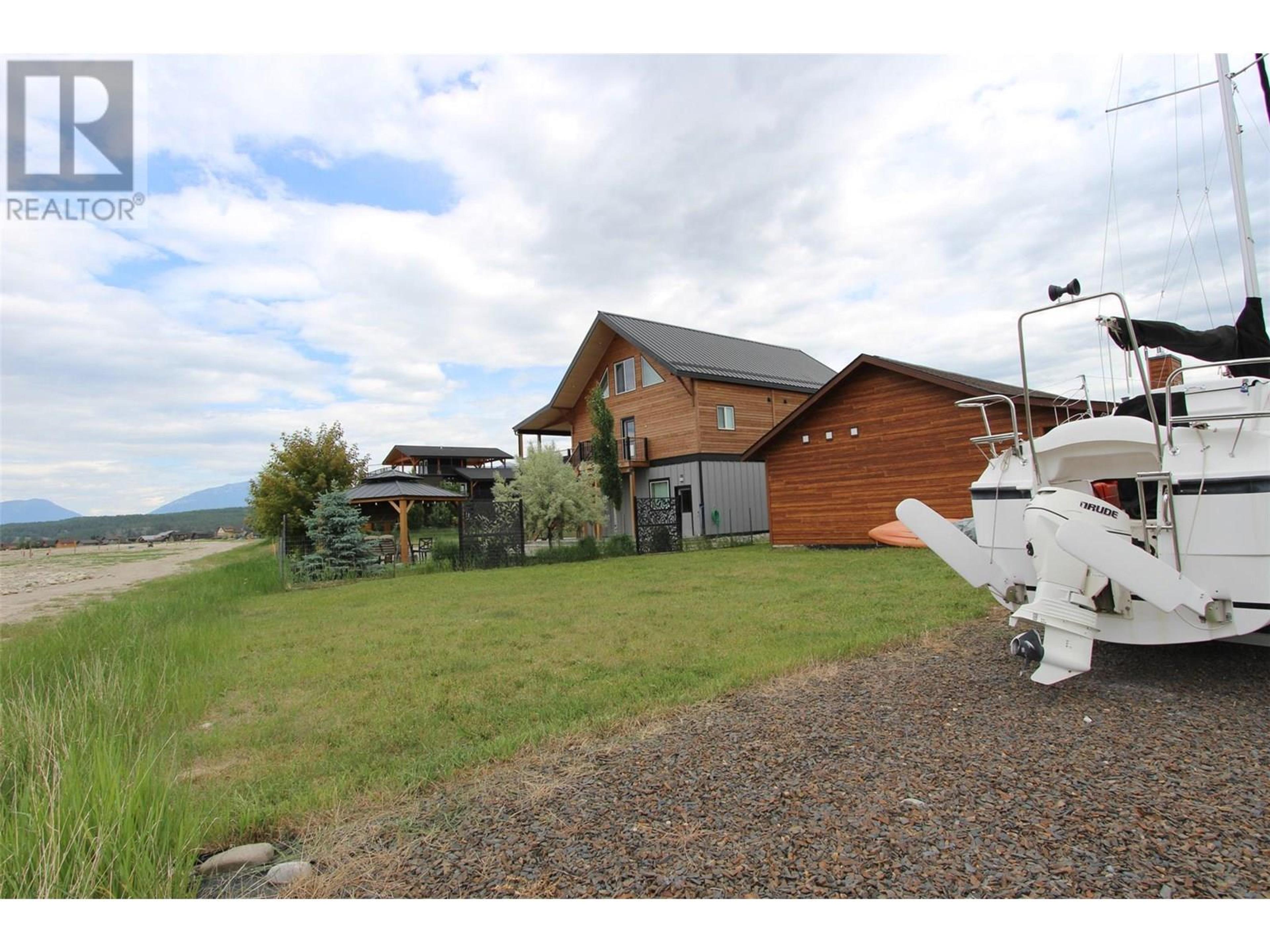 1643 Koocanusa Lake Drive, Lake Koocanusa - Exteriors - Photo 4