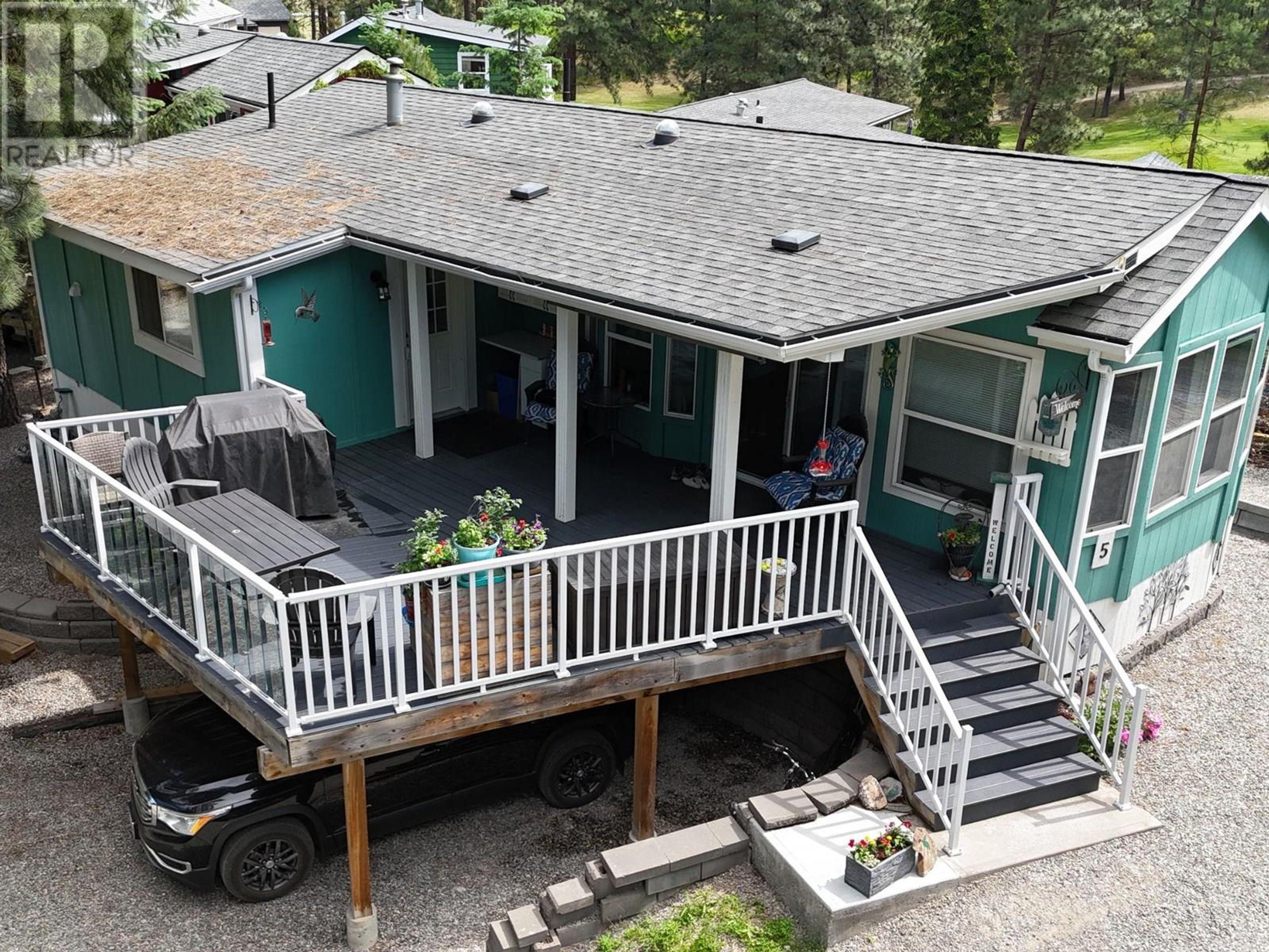 3320 Theatre Road N, Cranbrook - Exteriors - Drone/Aerial View - Photo 5