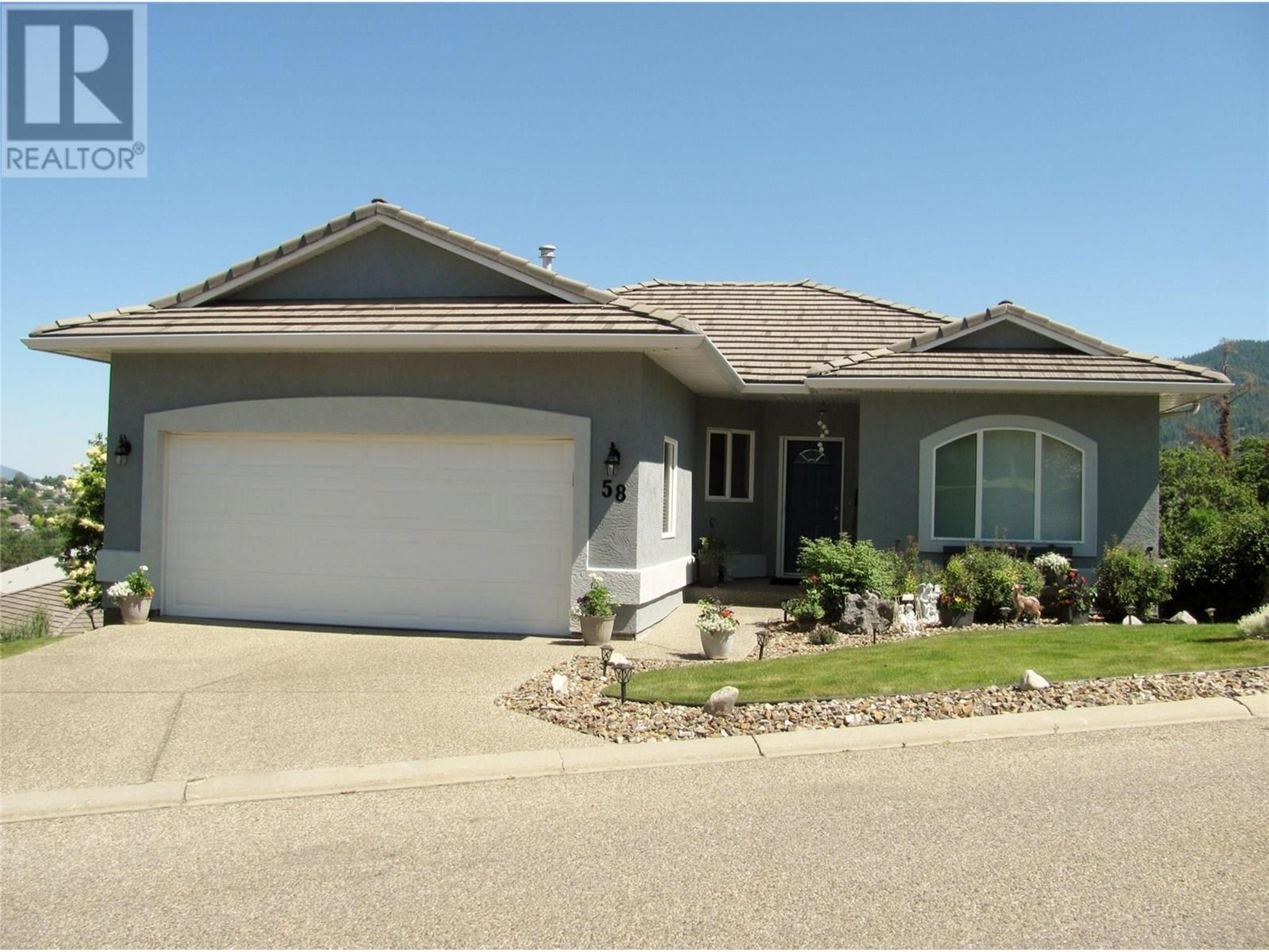 124 Sarsons Road, Vernon - Exteriors - Photo 2