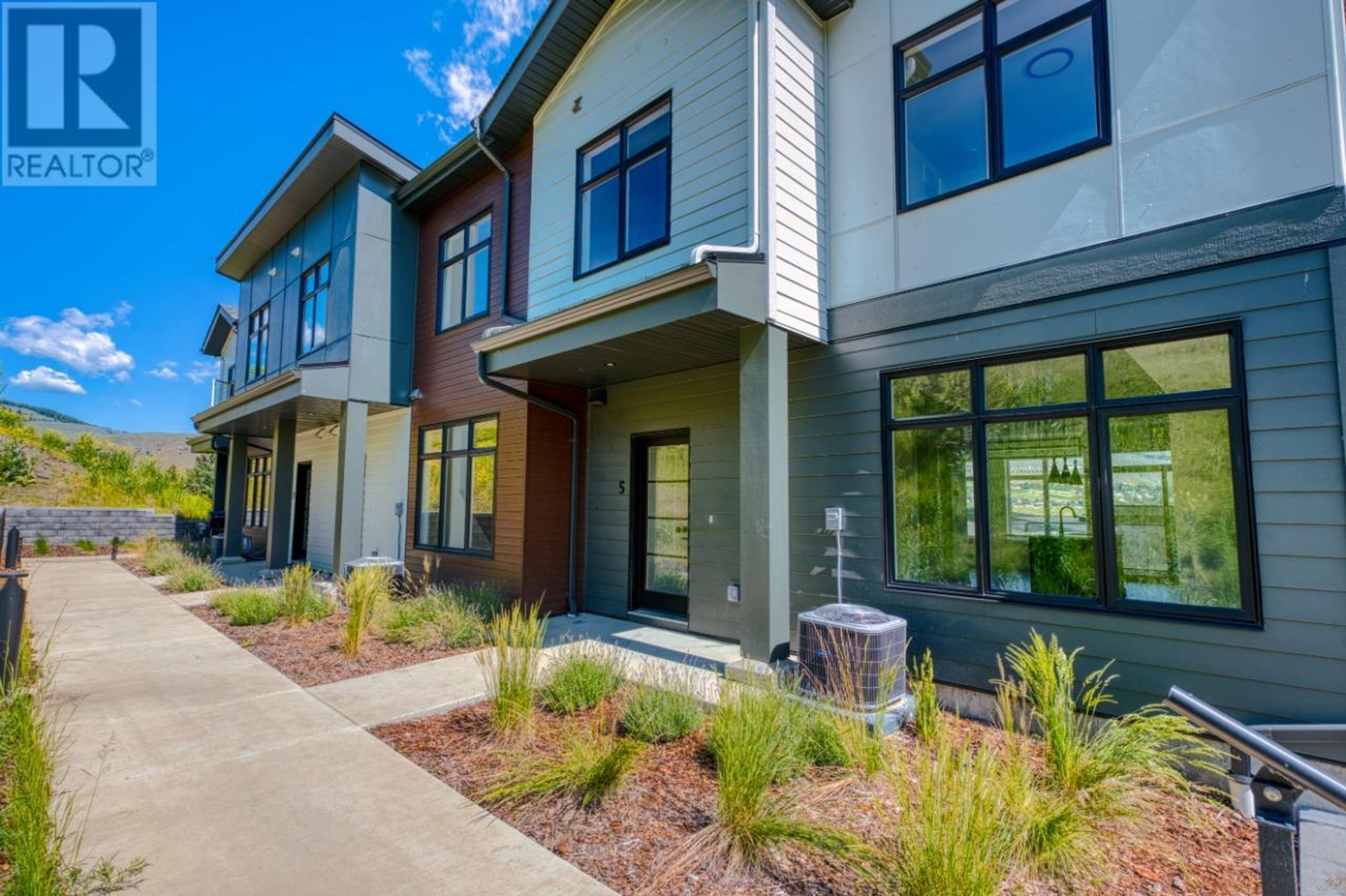 7599 Klinger Road, Vernon - Exteriors - Photo 1