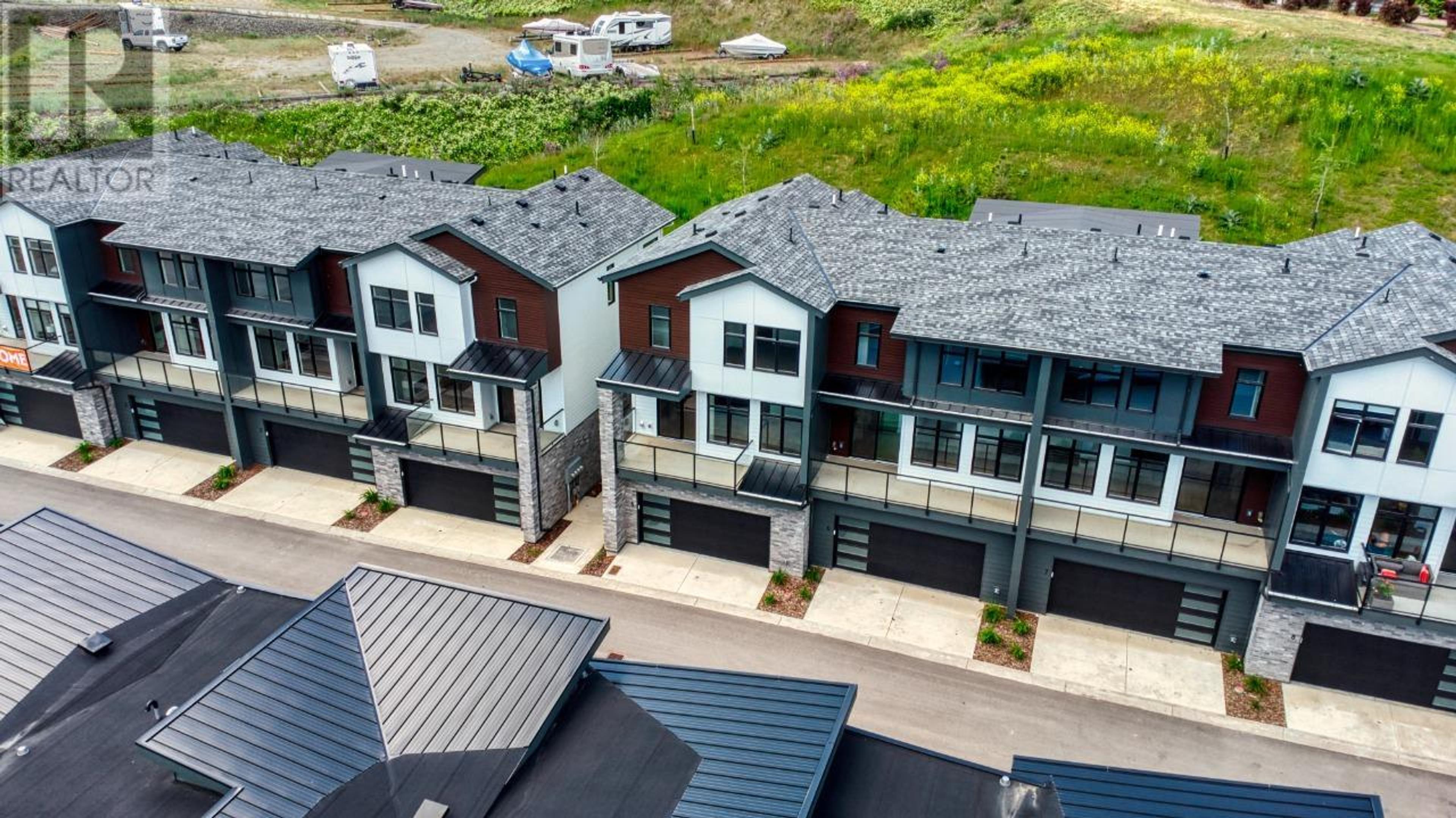 7599 Klinger Road, Vernon - Exteriors - Full Complex View, Drone/Aerial View - Photo 9