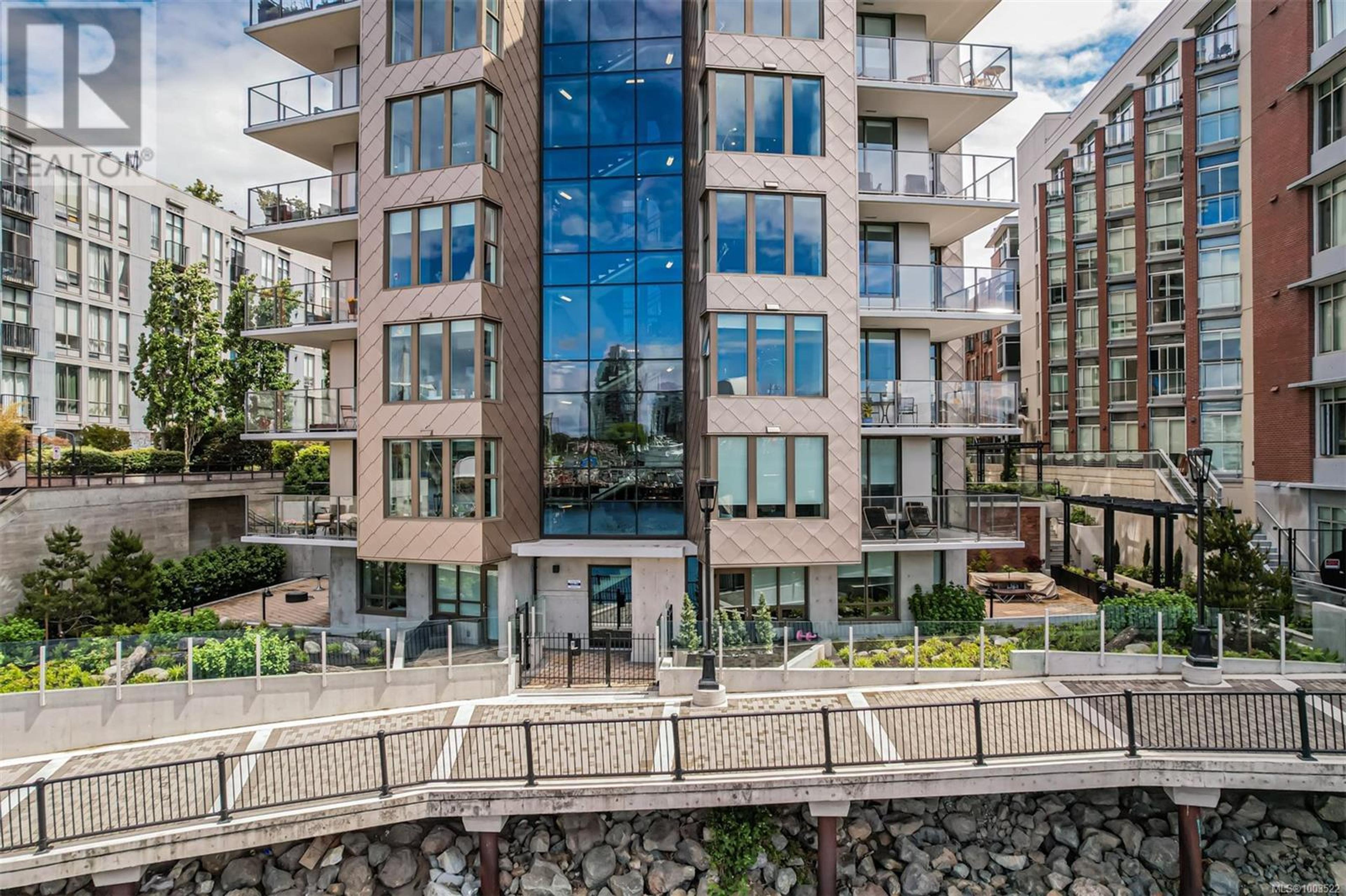 1628 Store St, Victoria - Exteriors - Photo 11