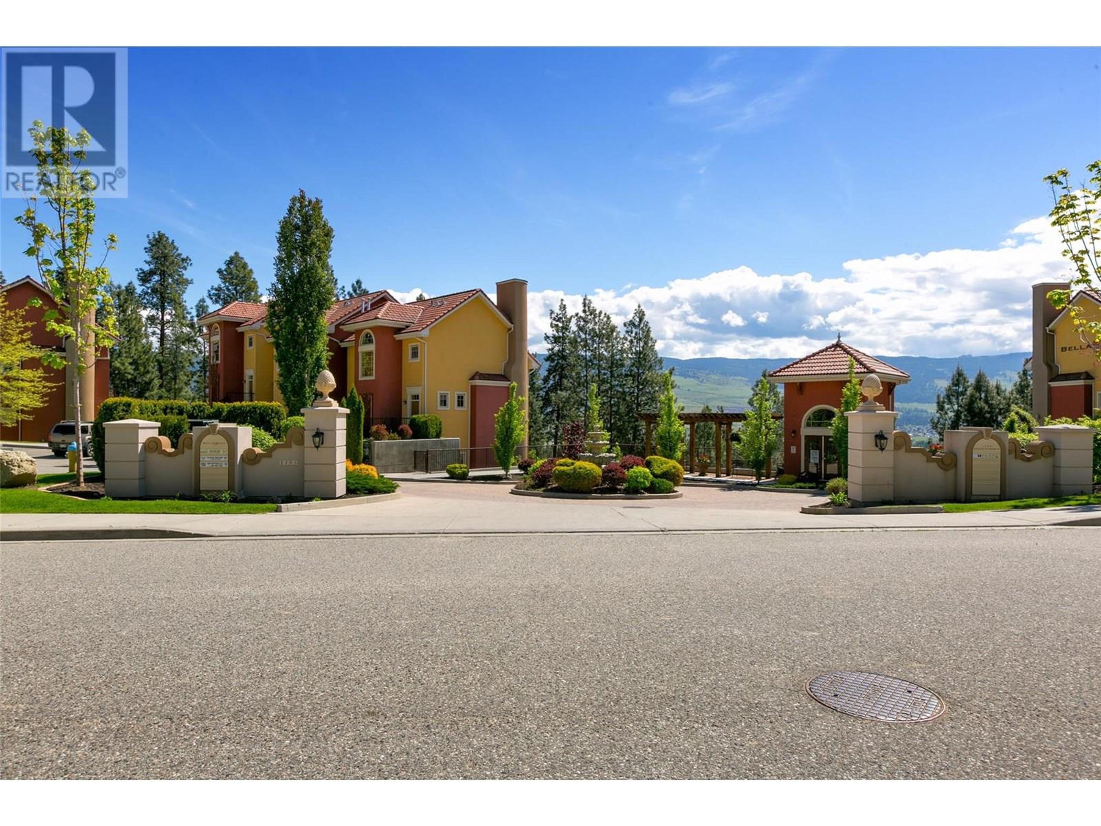 1795 Country Club Drive, Kelowna - Exteriors - Full Complex View - Photo 2