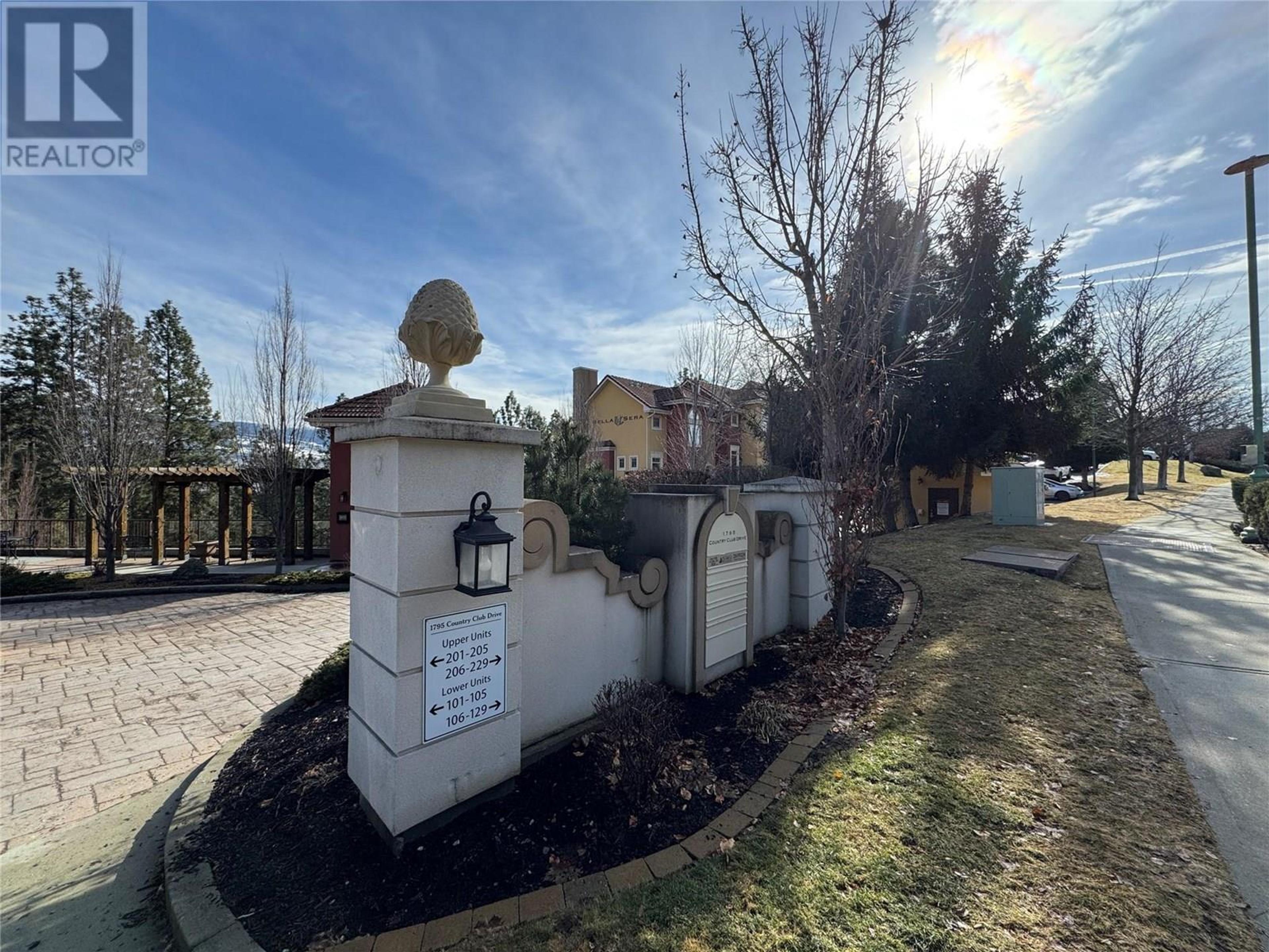 1795 Country Club Drive, Kelowna - Exteriors - Full Complex View - Photo 3