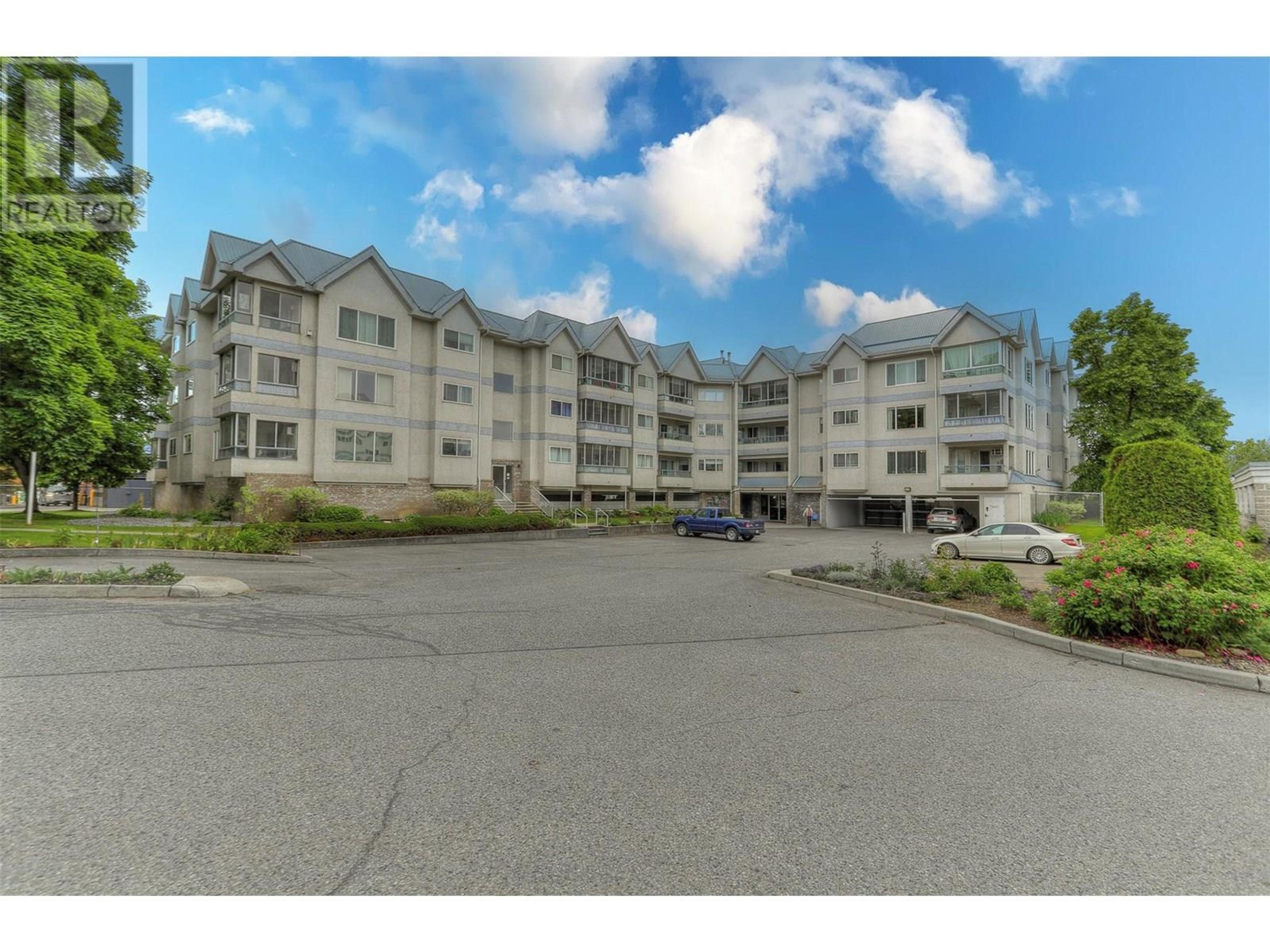 180 Hollywood Road N, Kelowna - Exteriors - Full Complex View - Photo 6