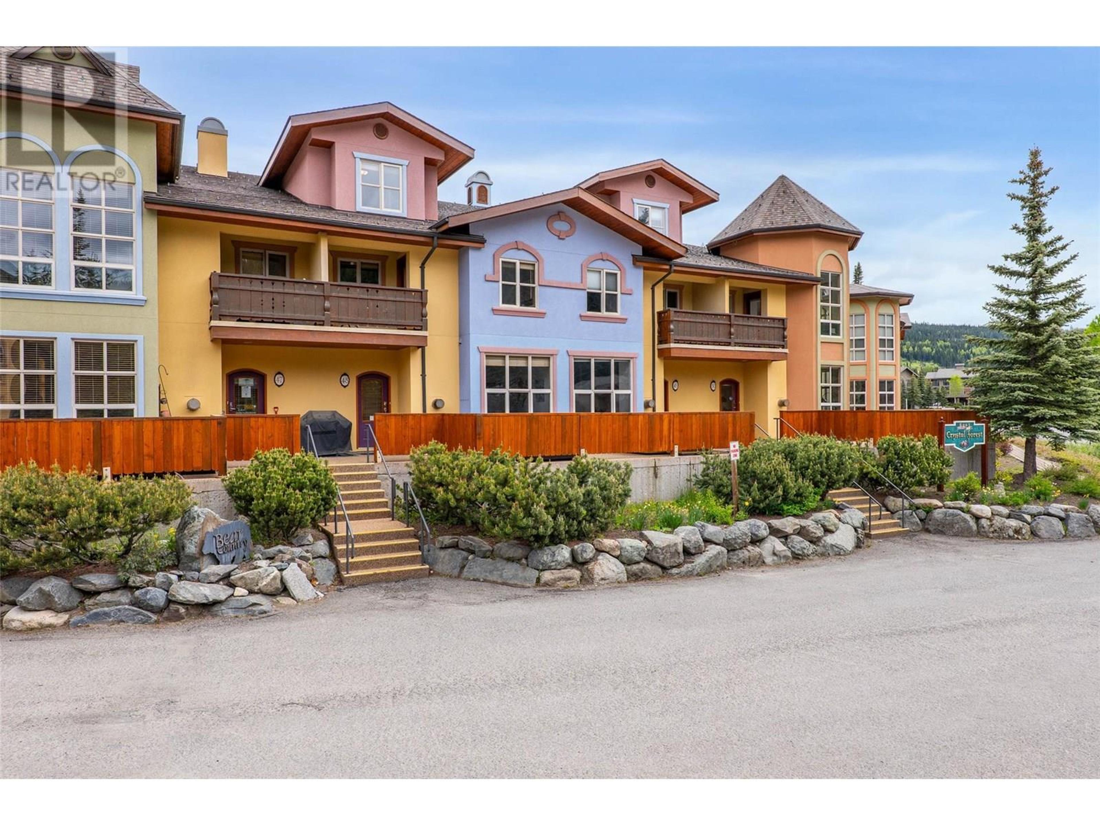 6005 Valley Drive, Sun Peaks - Exteriors - Full Complex View - Photo 5