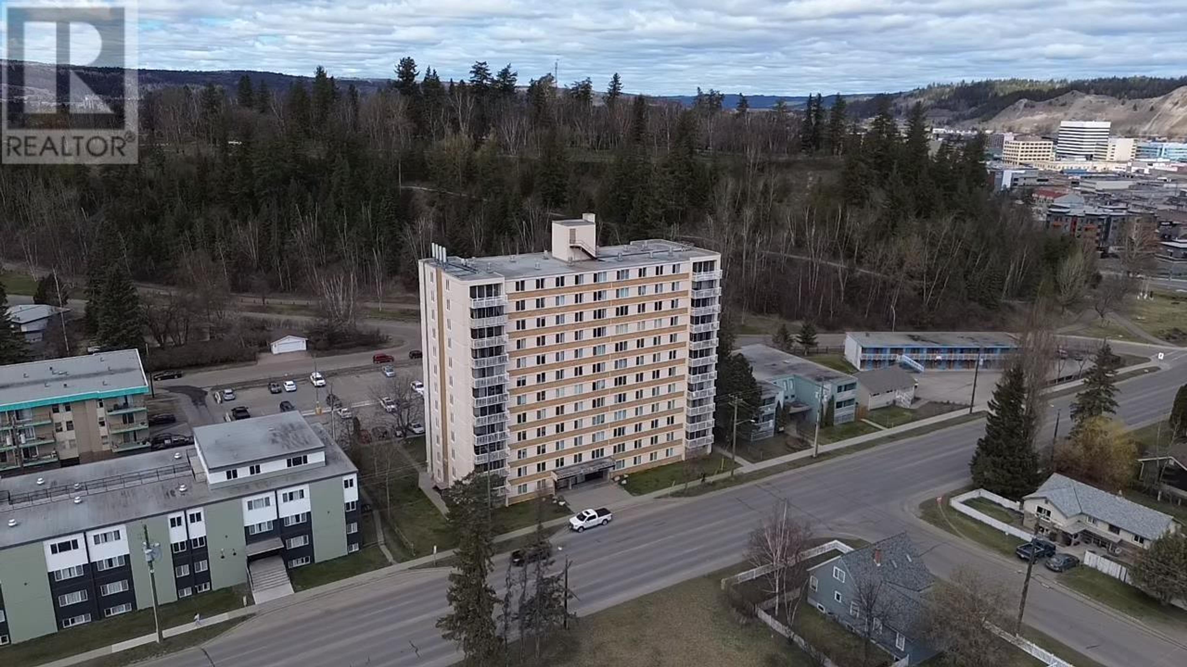1501 QUEENSWAY, Prince George - Exteriors - Drone/Aerial View - Photo 4