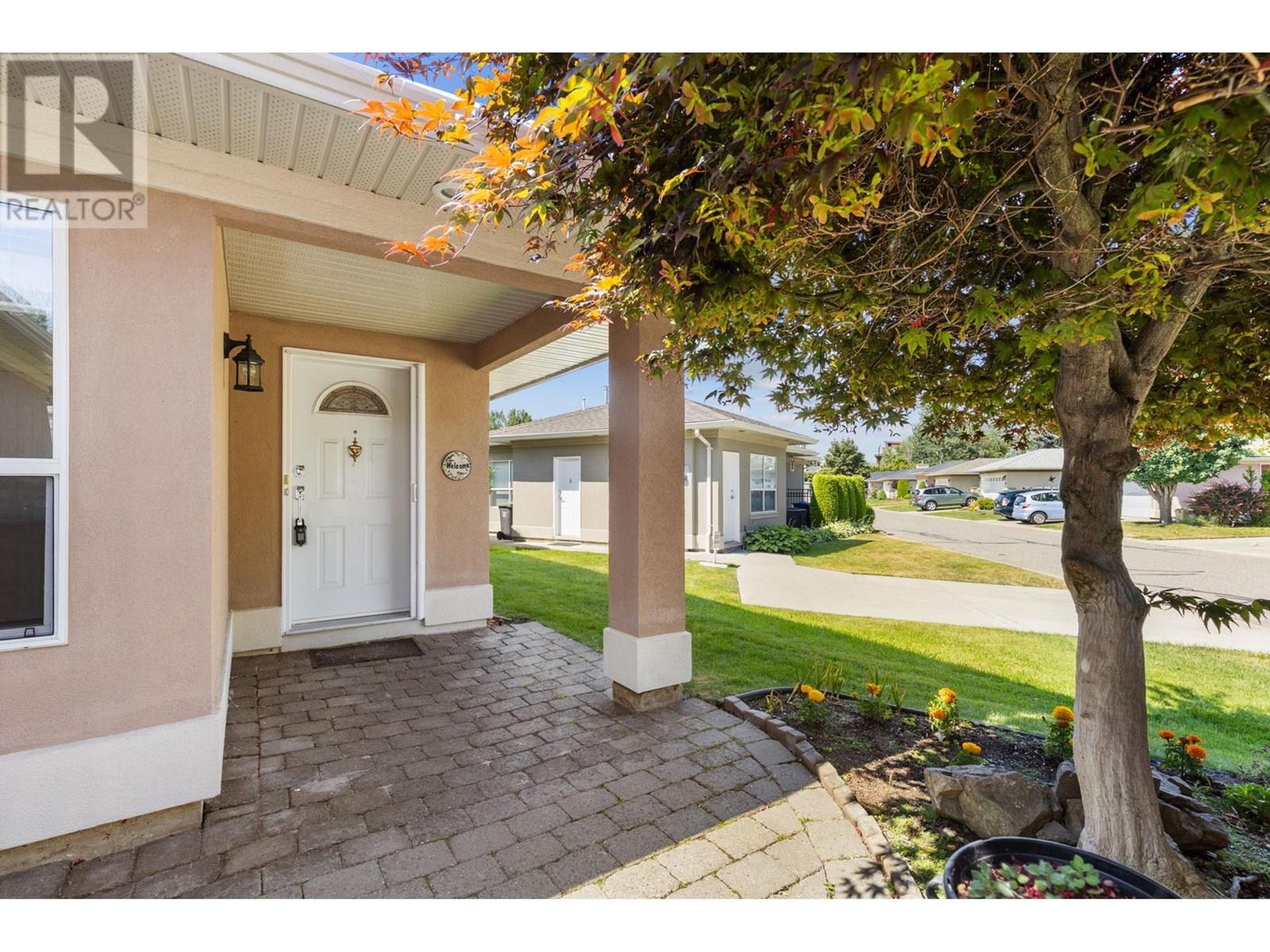 3788 Bird Place, Kelowna - Exteriors - Photo 3