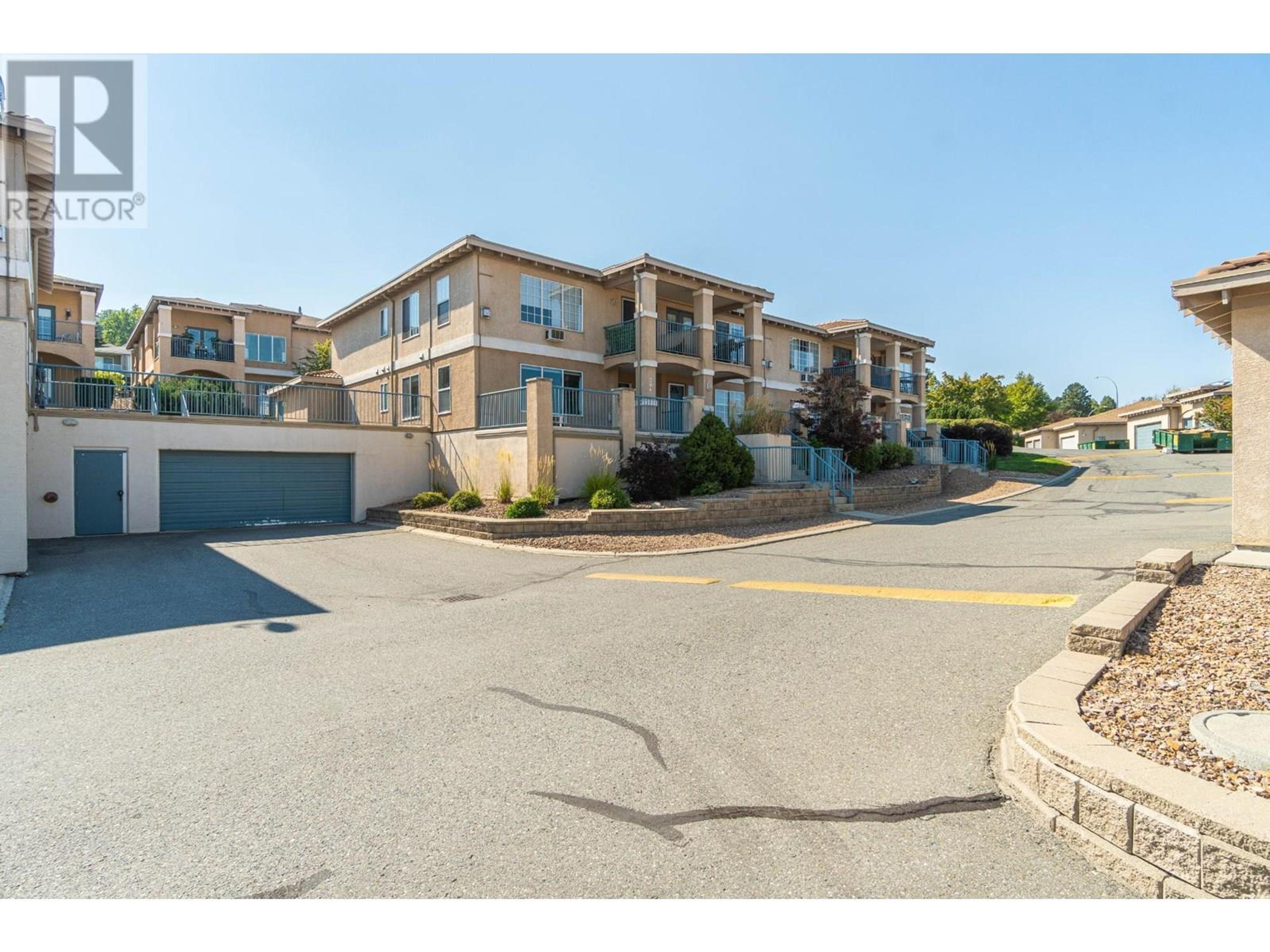 875 SAHALI Terrace, Kamloops - Exteriors - Full Complex View - Photo 2