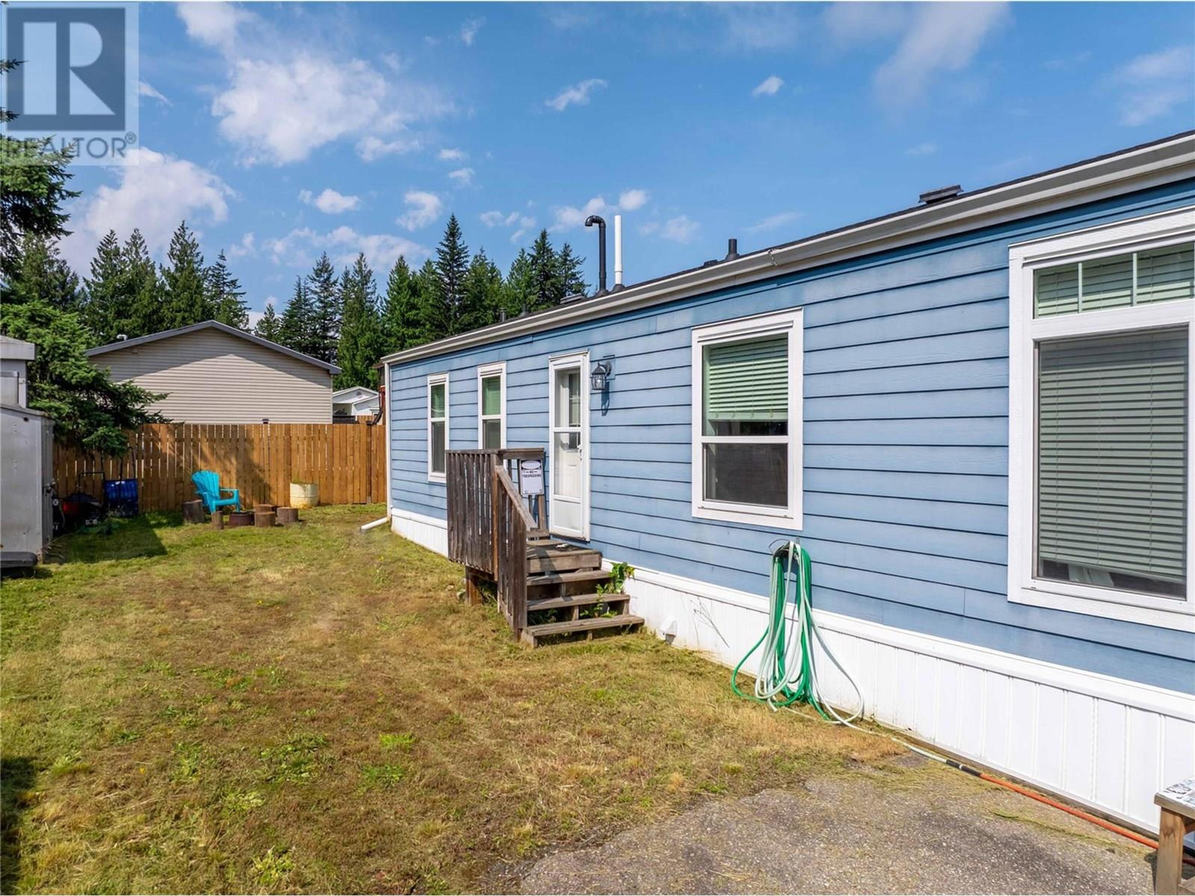 38 Johnson Way, Revelstoke - Exteriors - Photo 2