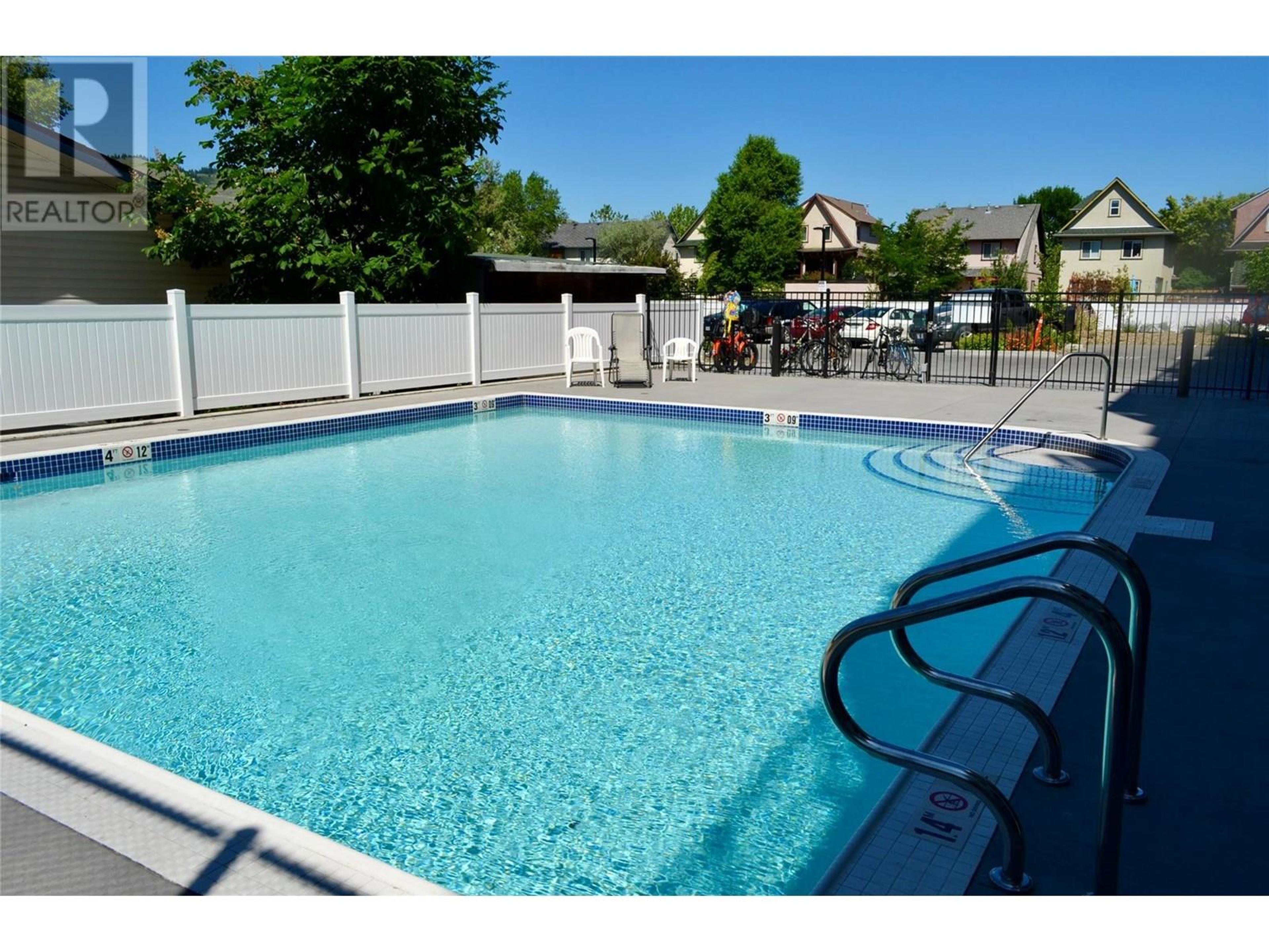 2555 Lakeshore Road, Vernon - Outdoor Amenities - Outdoor Pool - Photo 2