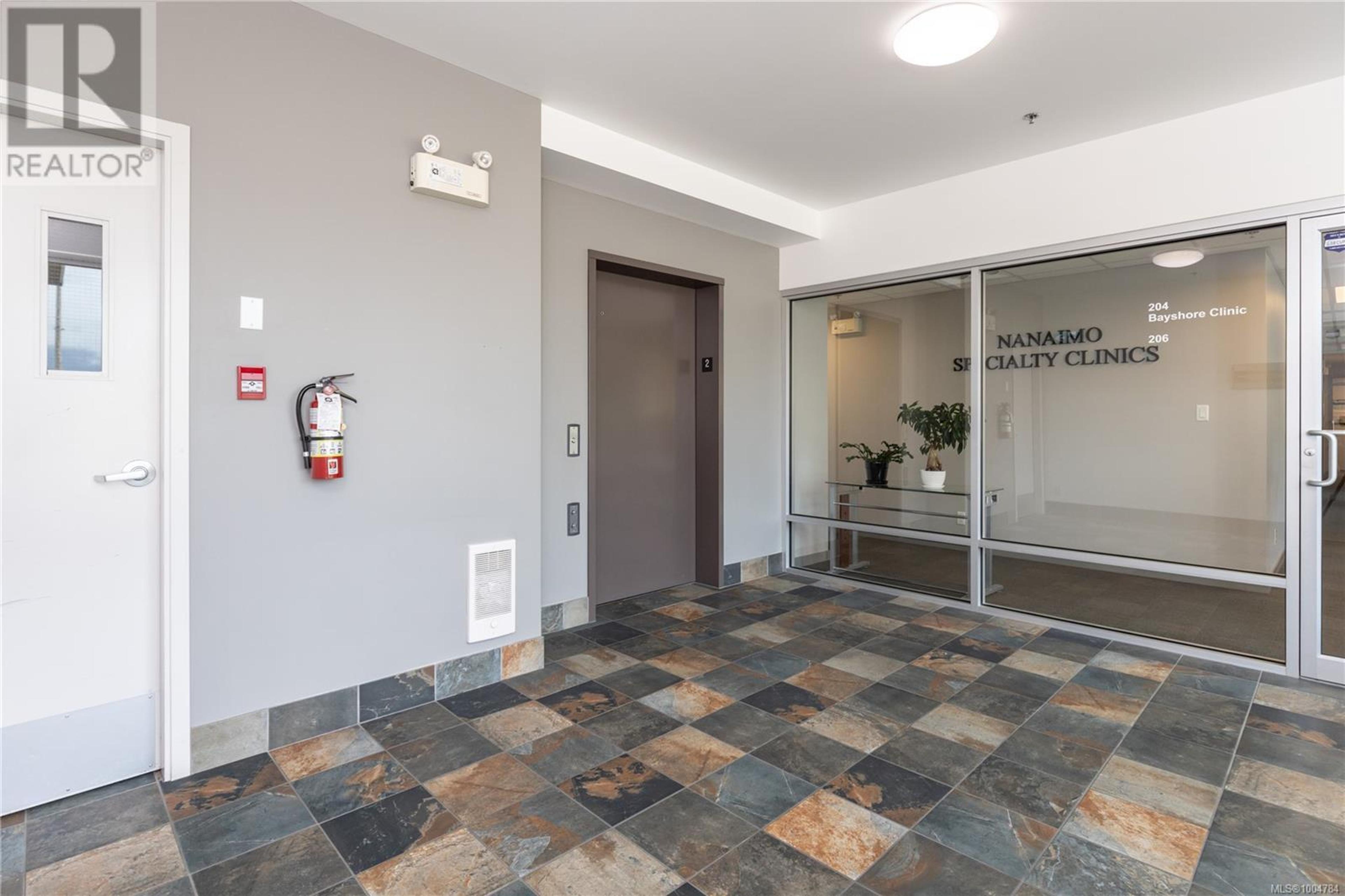 1650 Terminal Ave, Nanaimo - Common Areas - Lobbies / Hallways / Foyers, Elevators / Stairwells - Photo 3