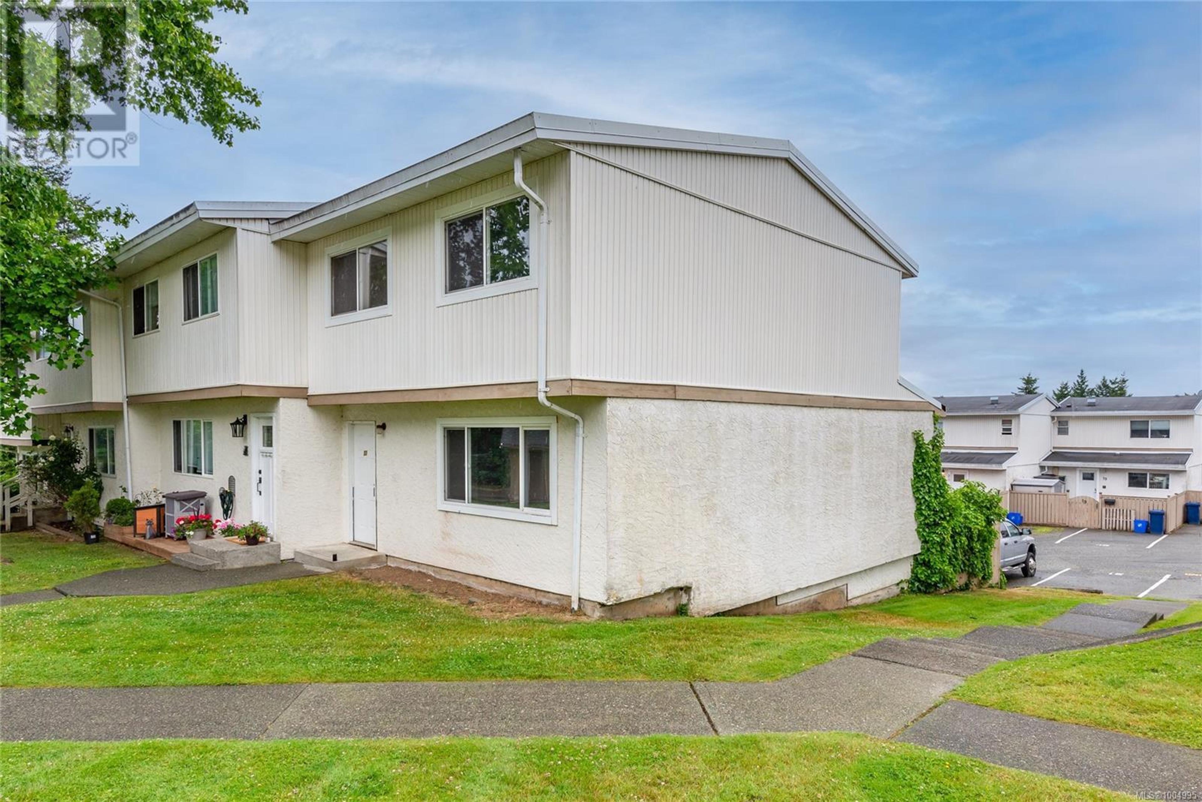 400 Robron Rd, Campbell River - Exteriors - Full Complex View - Photo 1