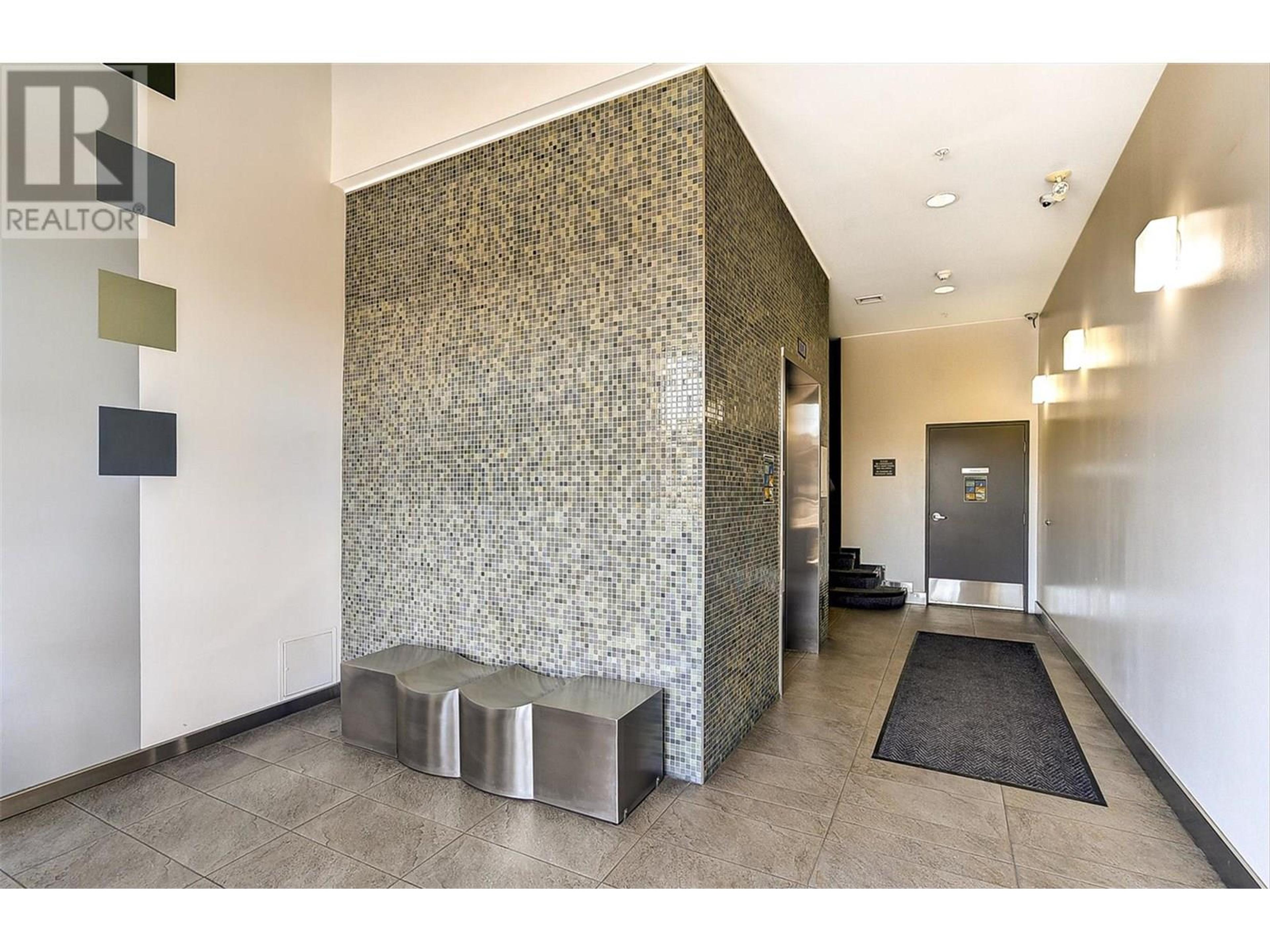 1289 Ellis Street, Kelowna - Common Areas - Lobbies / Hallways / Foyers - Photo 1