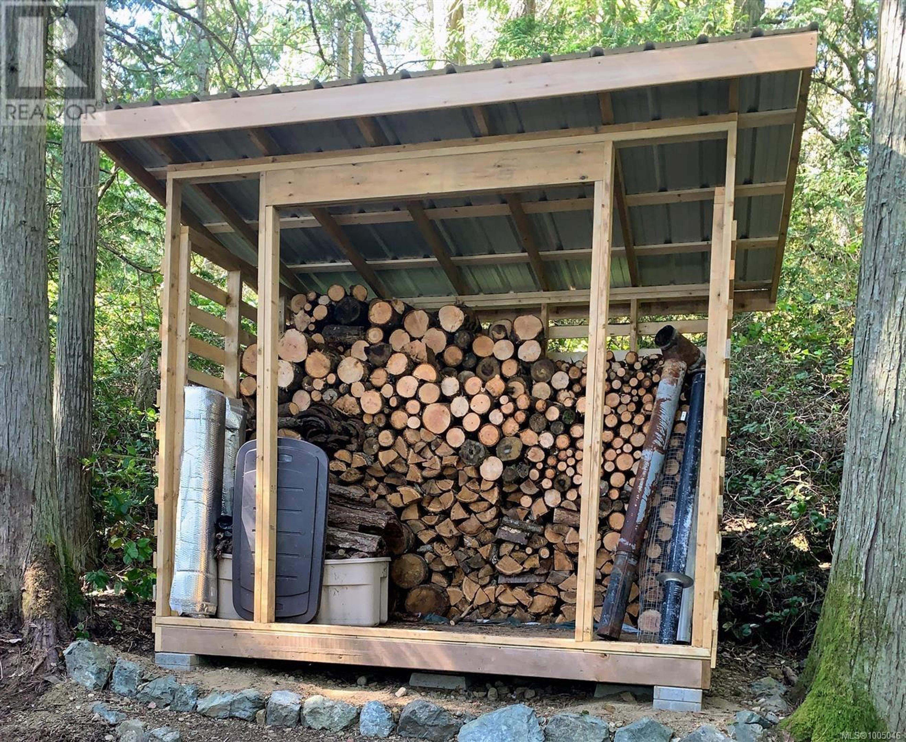 313 Evergreen Lane, Sidney Island - Exteriors - Photo 2