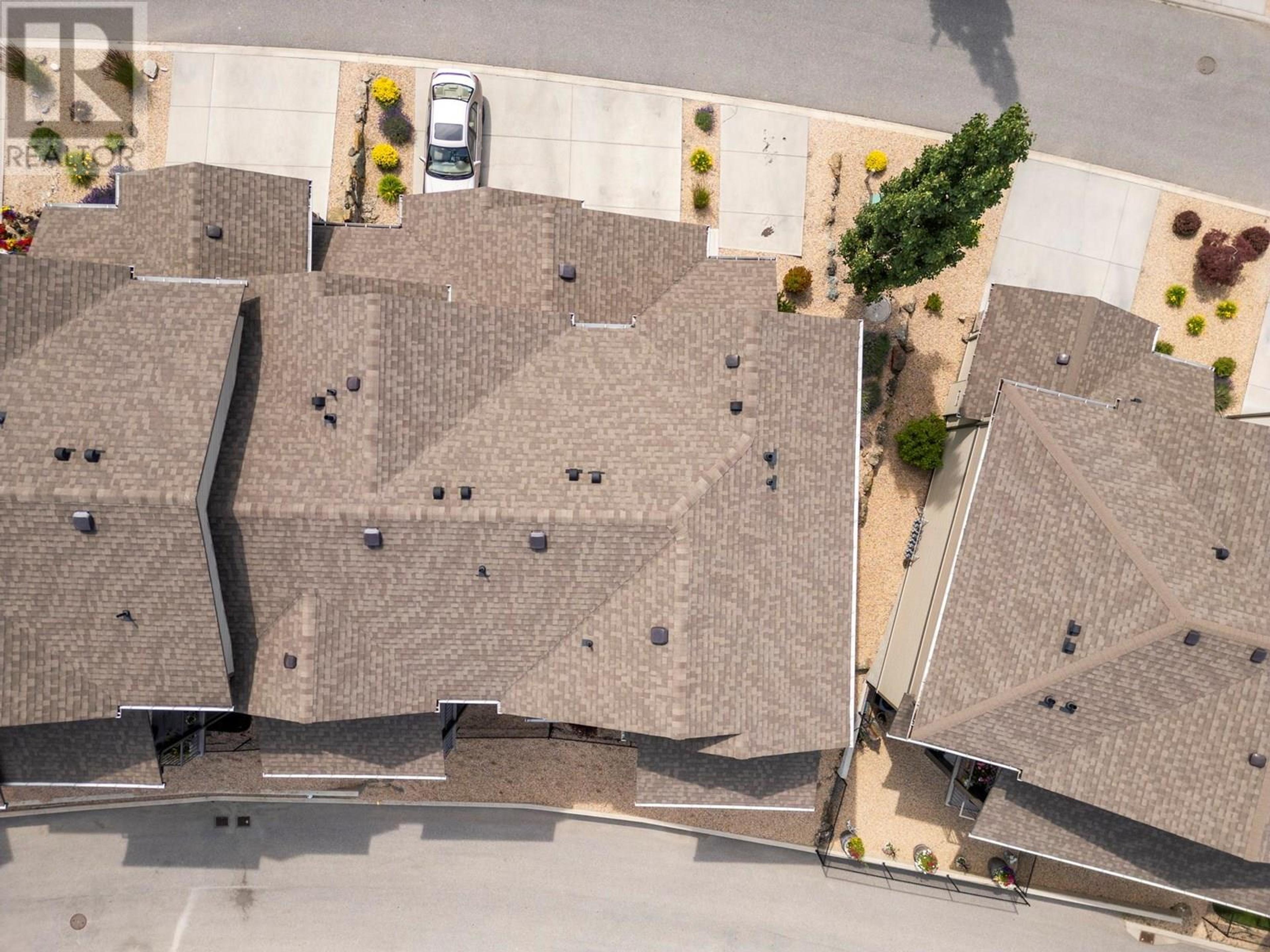 933 Mt Robson Place, Vernon - Exteriors - Full Complex View, Drone/Aerial View - Photo 7