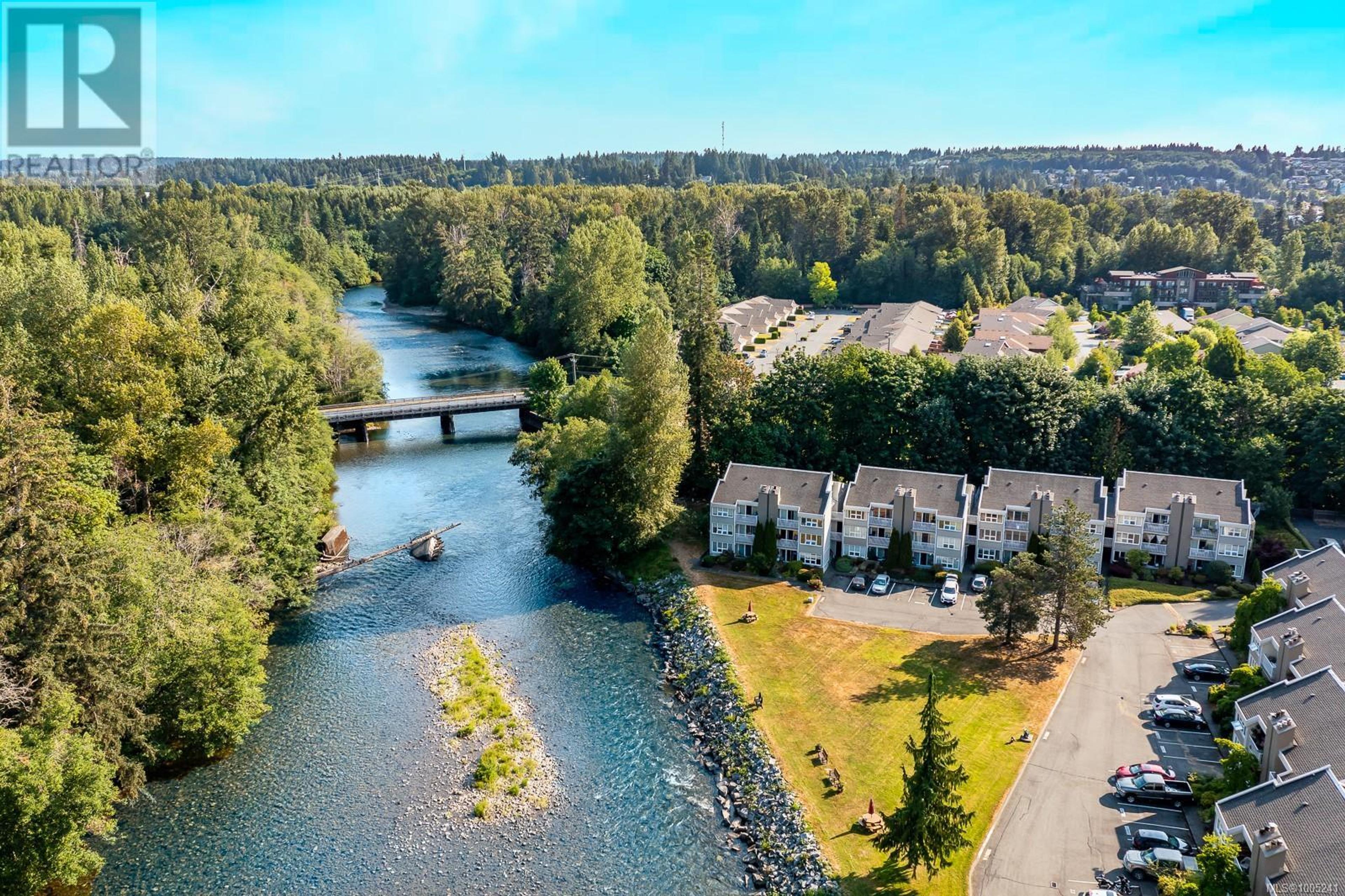 205 1st St, Courtenay - Exteriors - Full Complex View, Drone/Aerial View - Photo 2