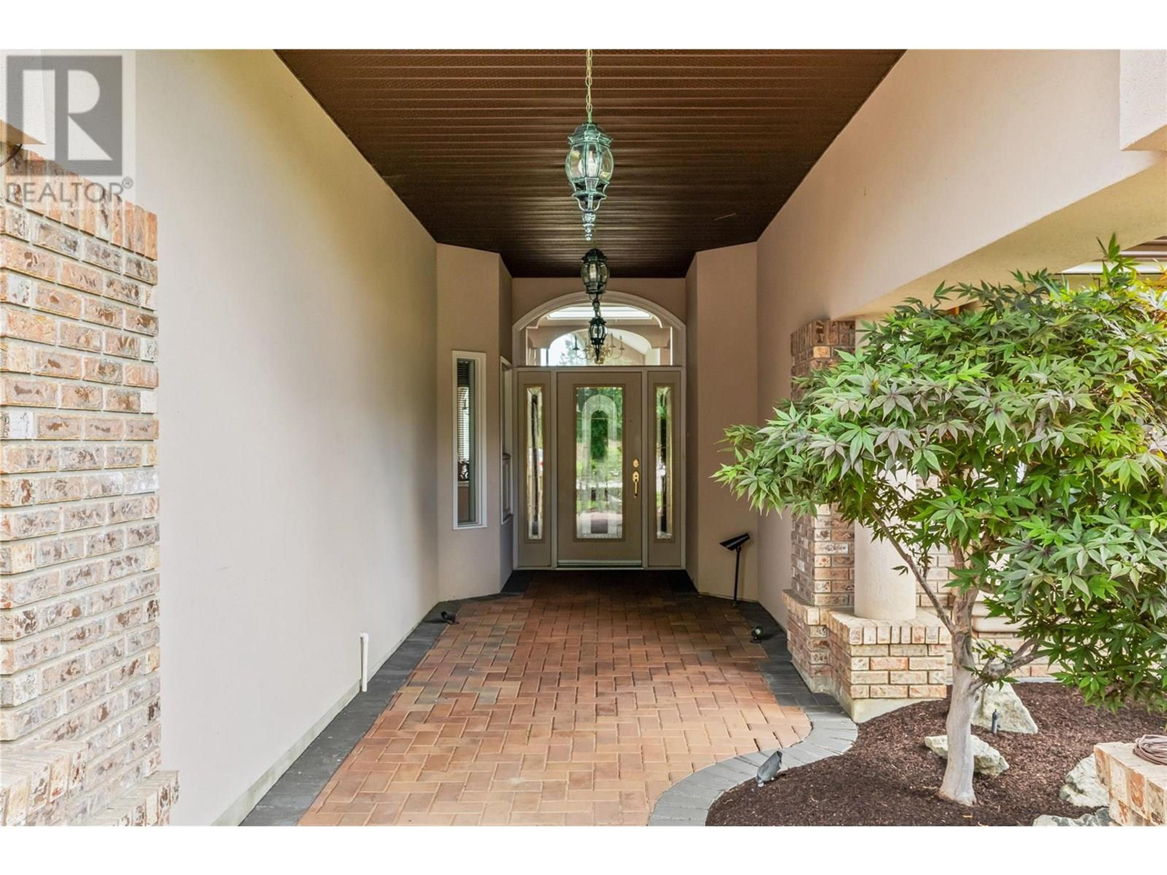 3897 Gallaghers Grange, Kelowna - Exteriors - Photo 8