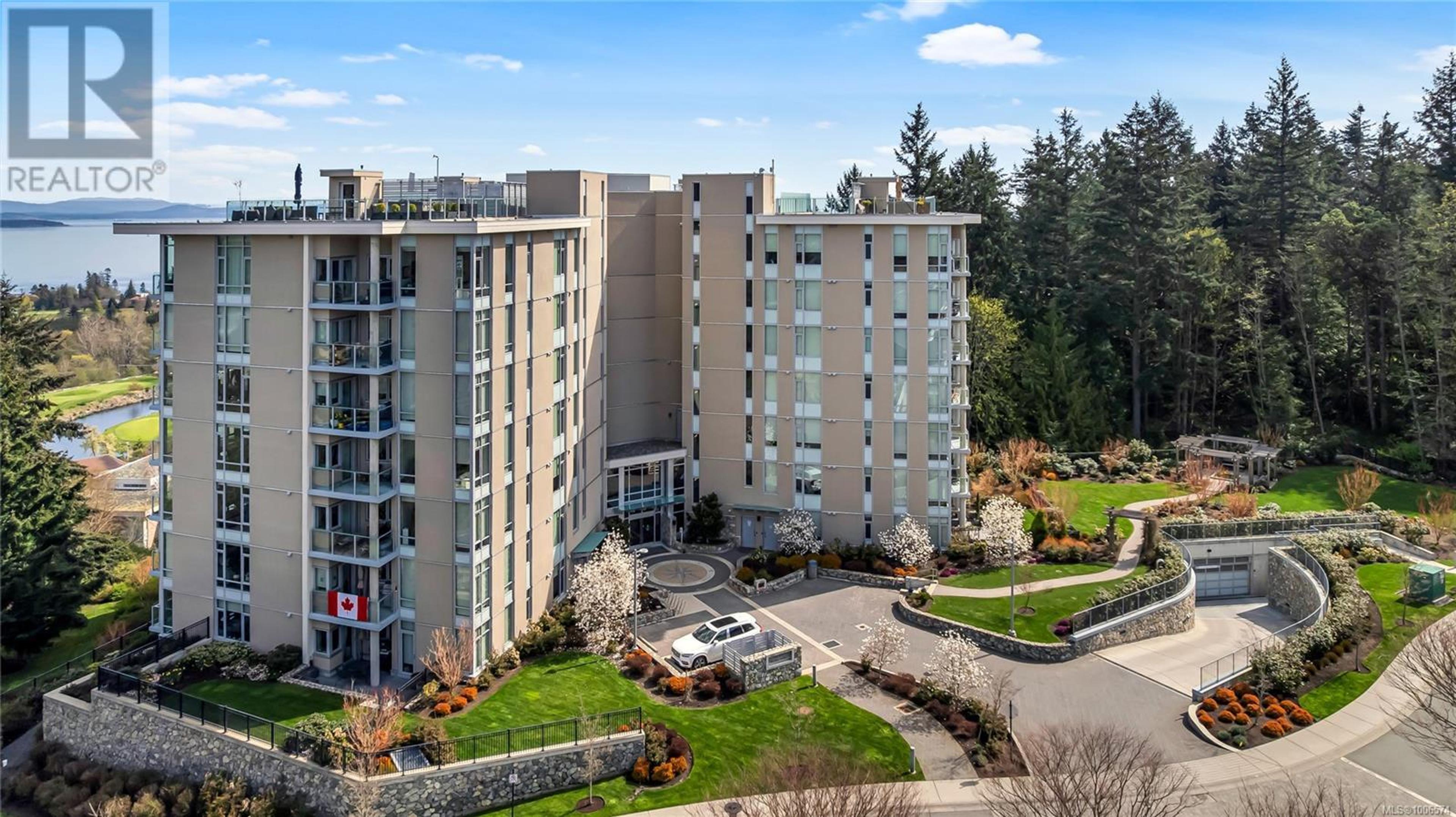 5388 Hill Rise Terr, Saanich - Exteriors - Full Complex View, Drone/Aerial View - Photo 4