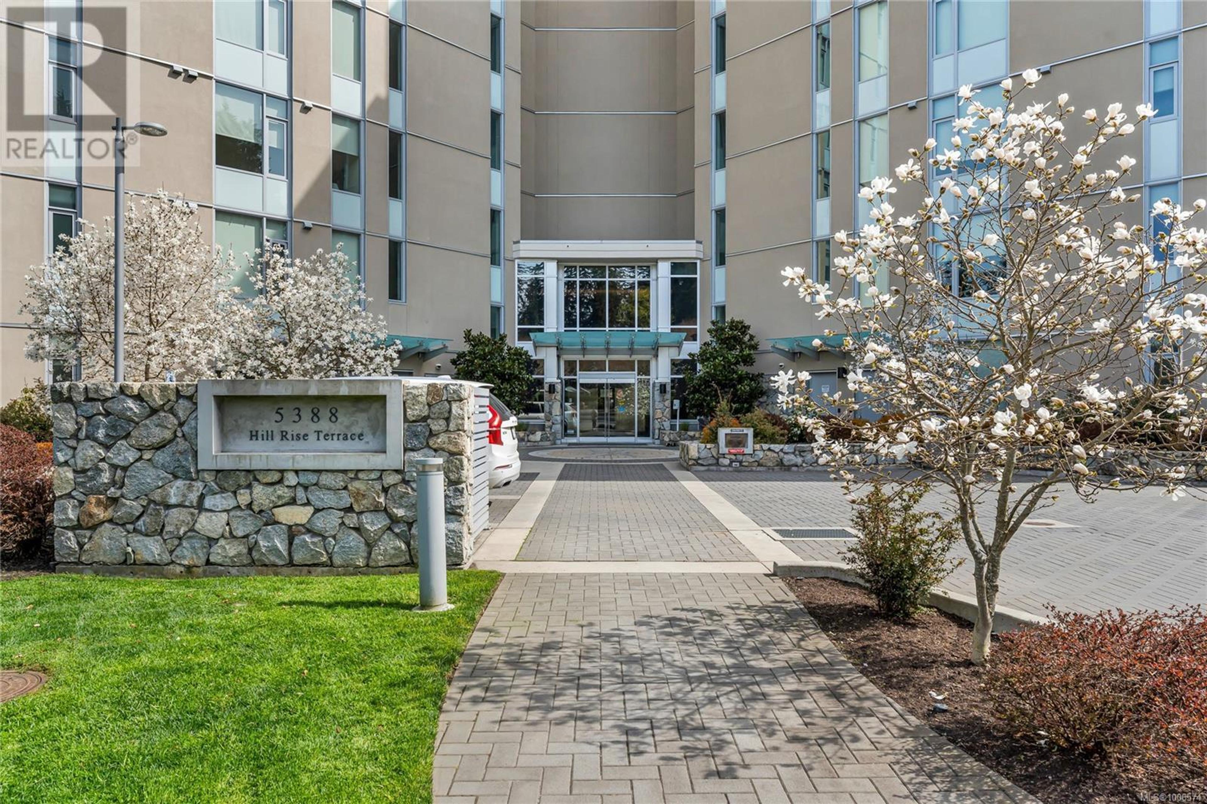 5388 Hill Rise Terr, Saanich - Exteriors - Photo 8