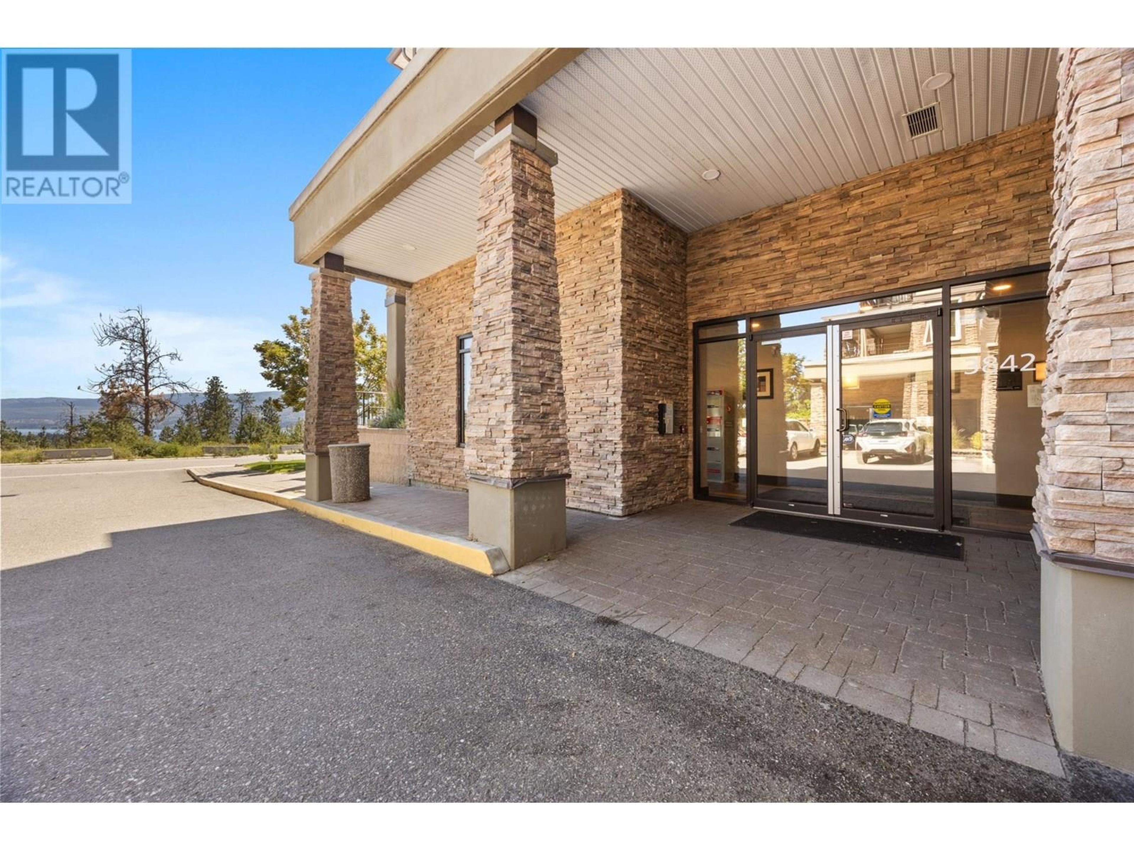 3833 Brown Road, West Kelowna - Exteriors - Photo 1